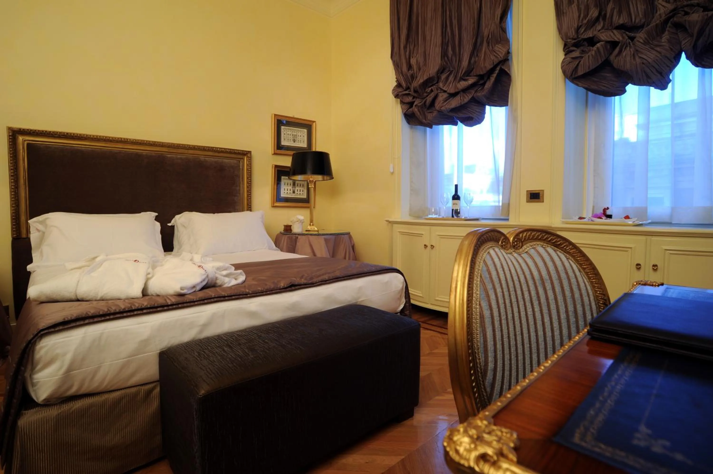 Photo of the whole room, Bed in Hotel Villa Duse