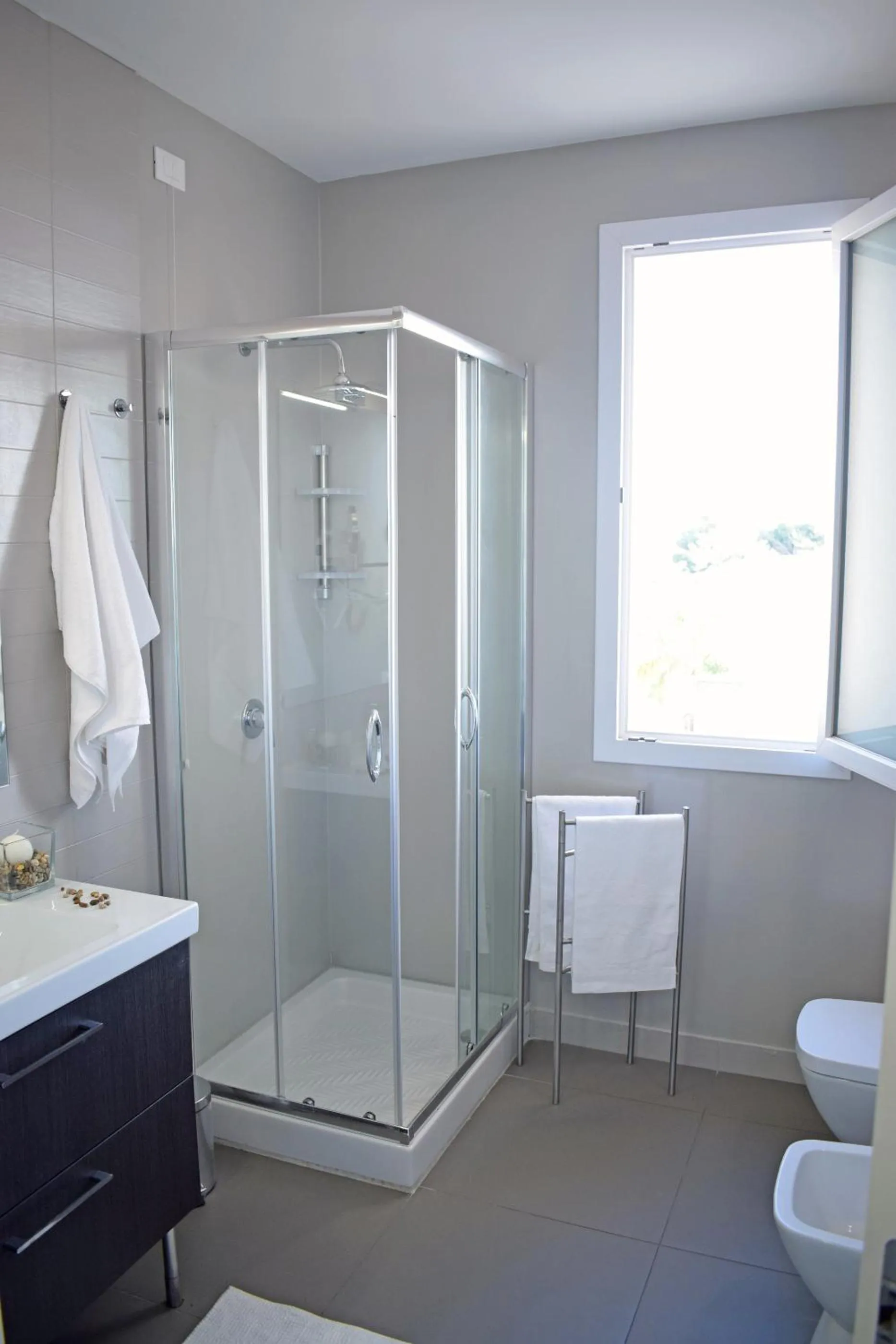 Shower in Travini Hotel Residence