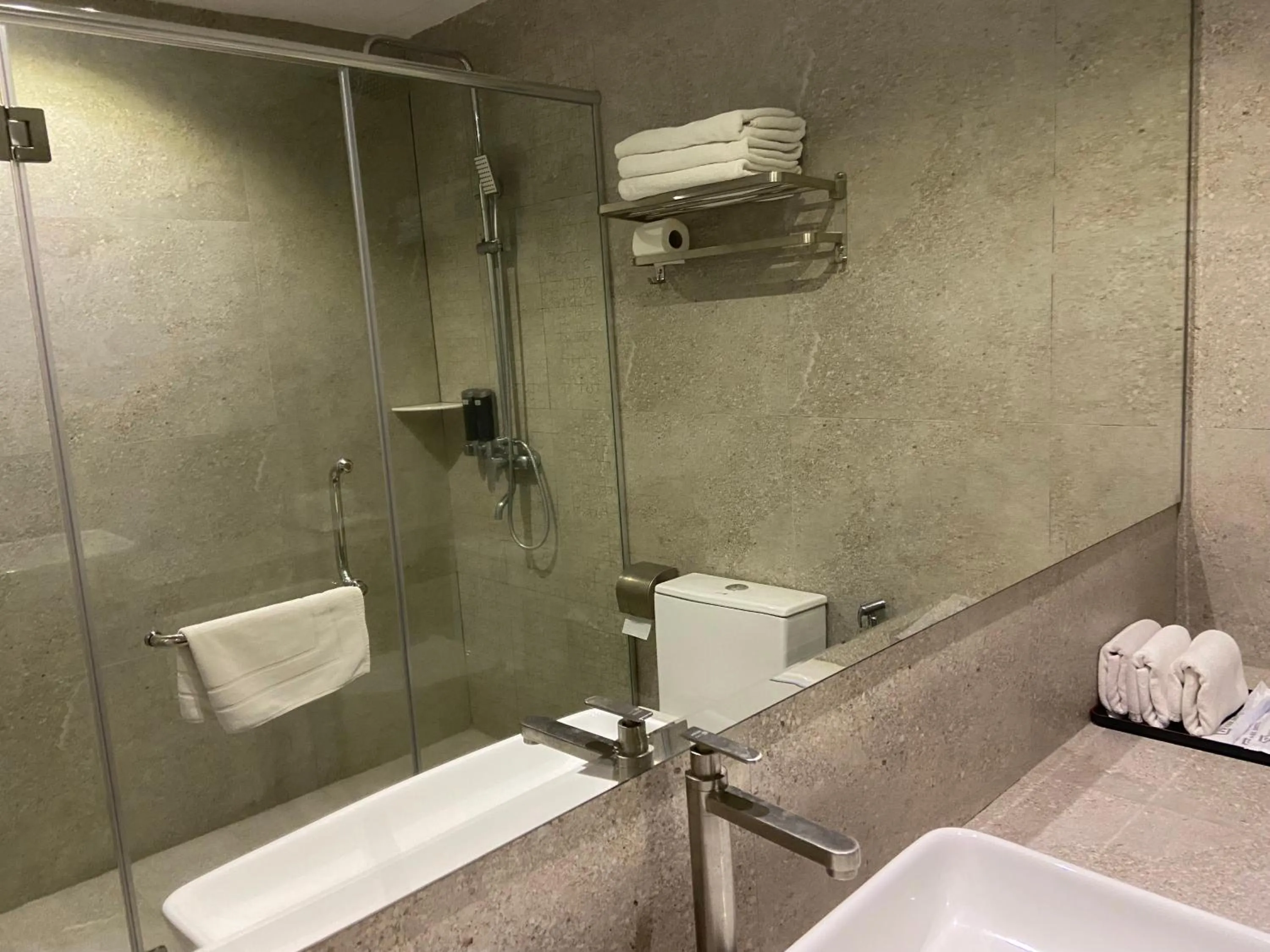 Shower in Frame Hotel