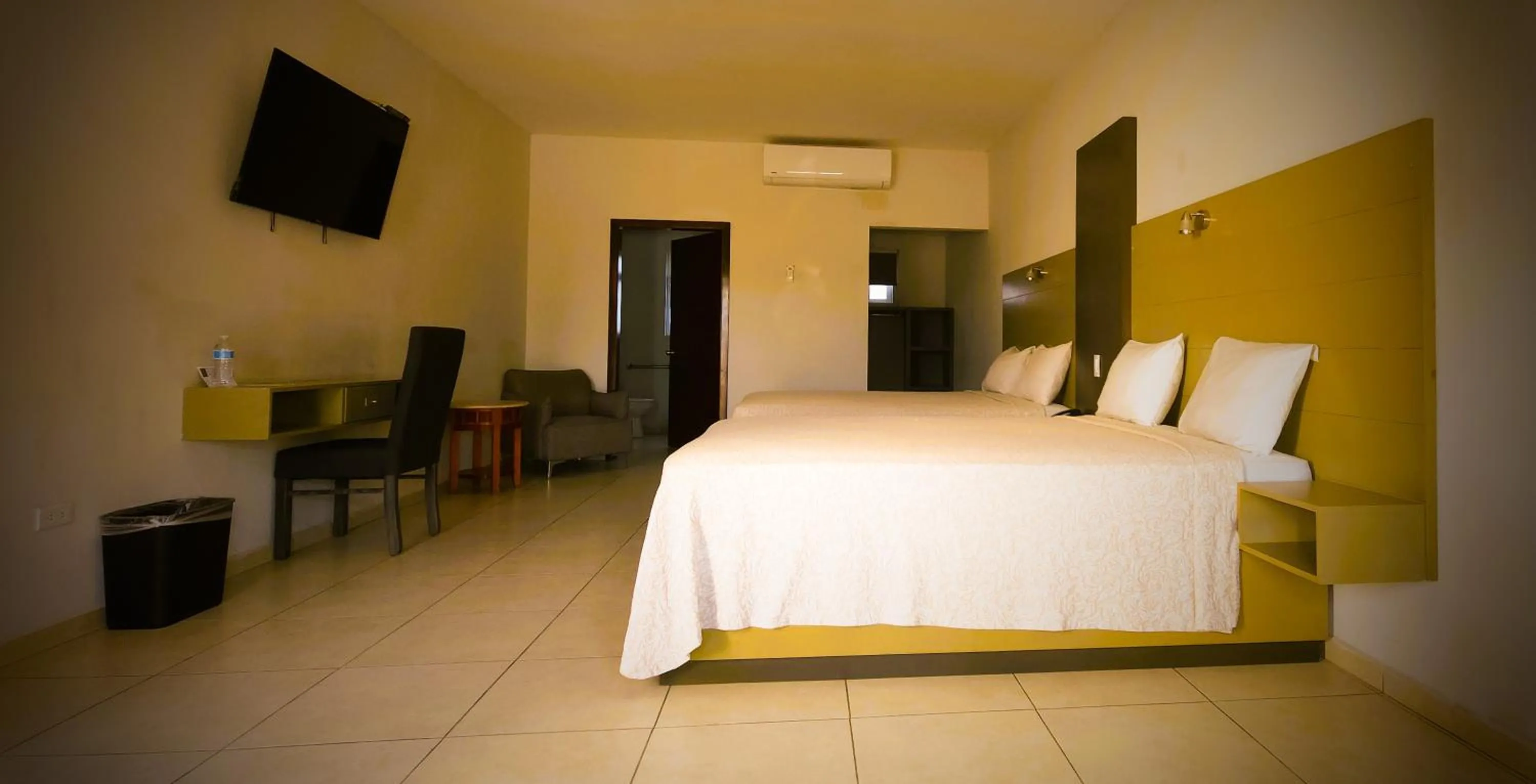 Bed in Hotel Paraiso