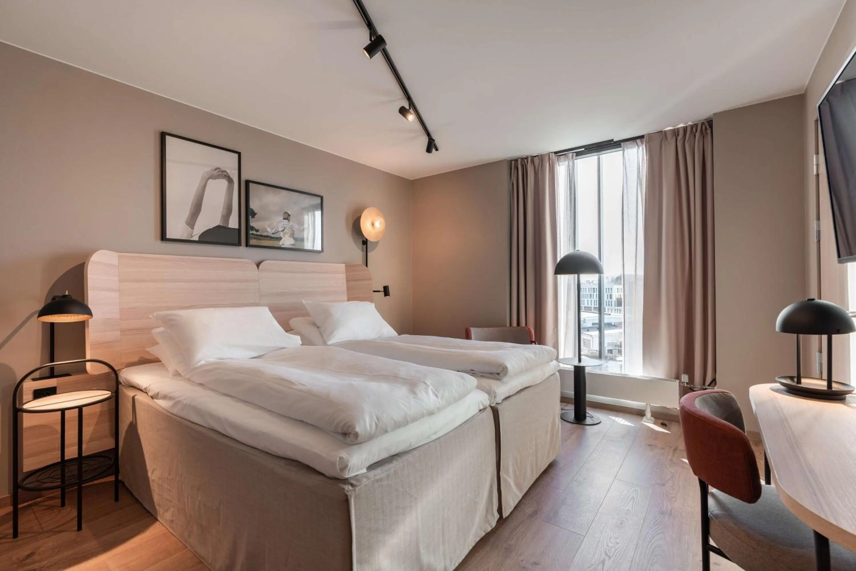 Bedroom, Bed in Scandic Hamar