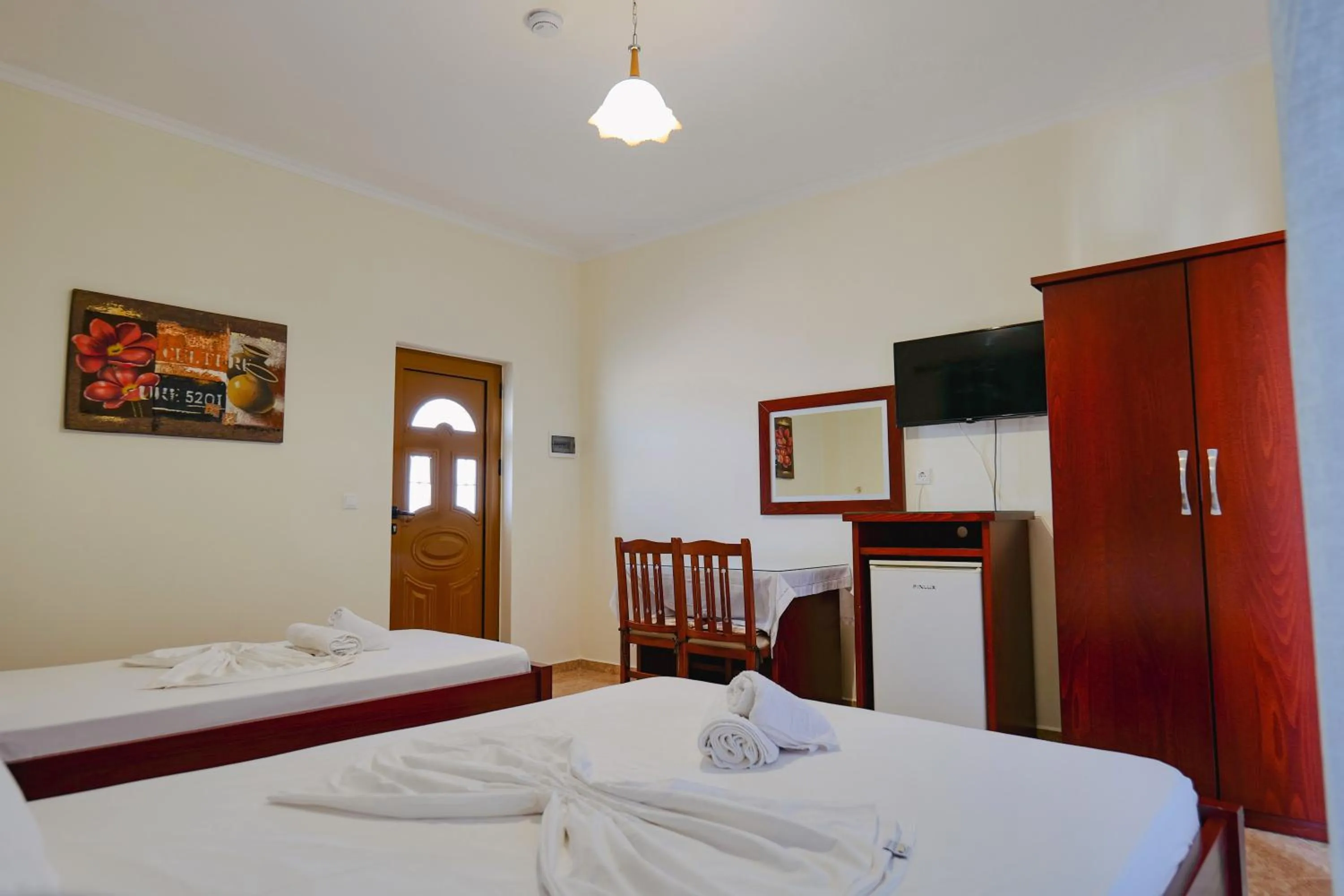 Bed in Hotel Milo Ksamil