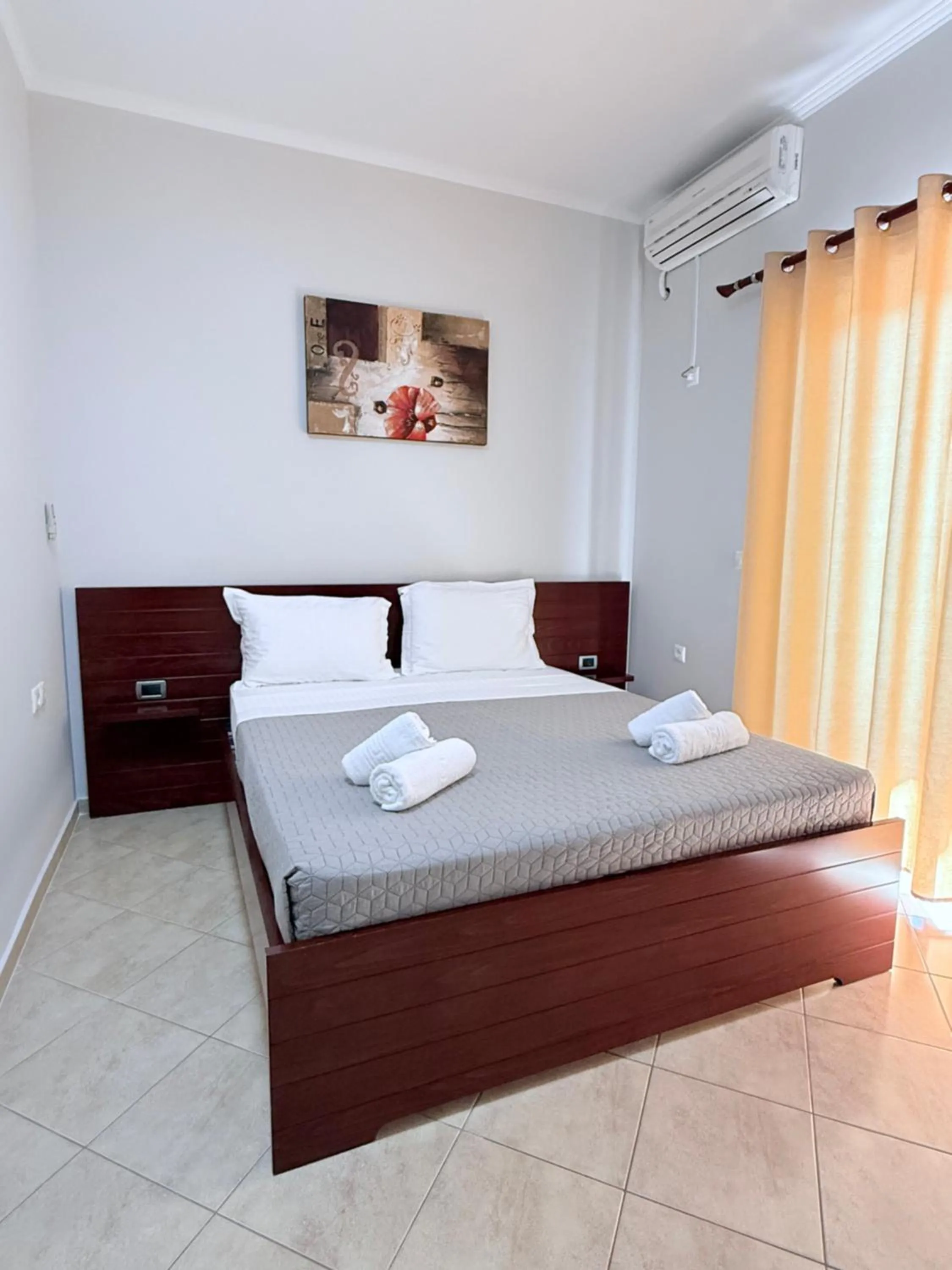 Bed in Hotel Milo Ksamil