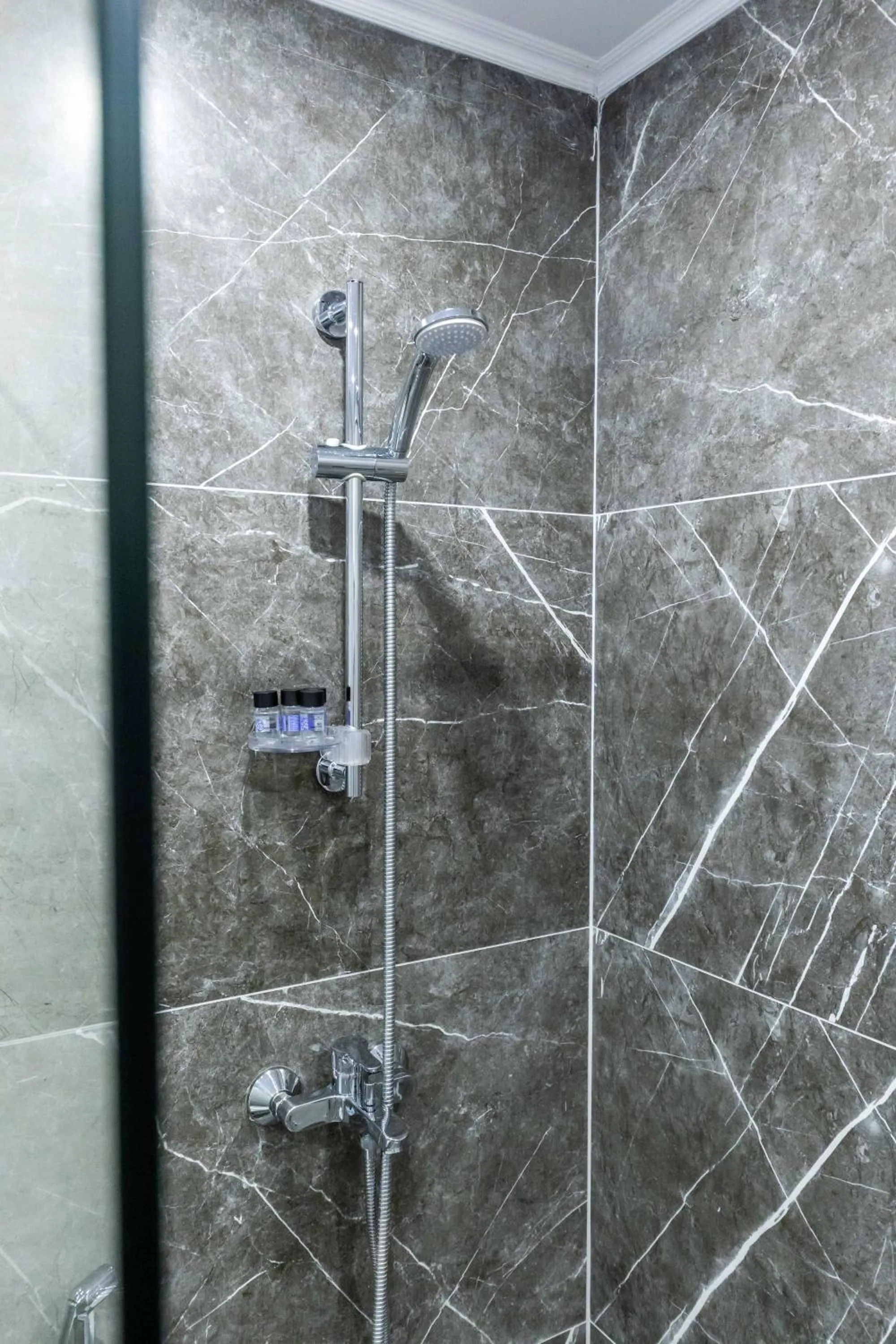 Shower in Hotel Milo Ksamil