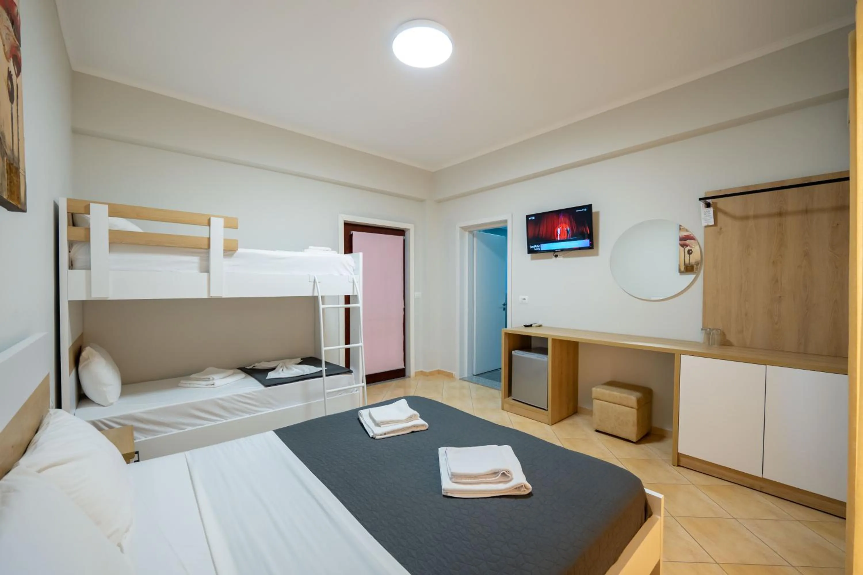 Bed in Hotel Milo Ksamil