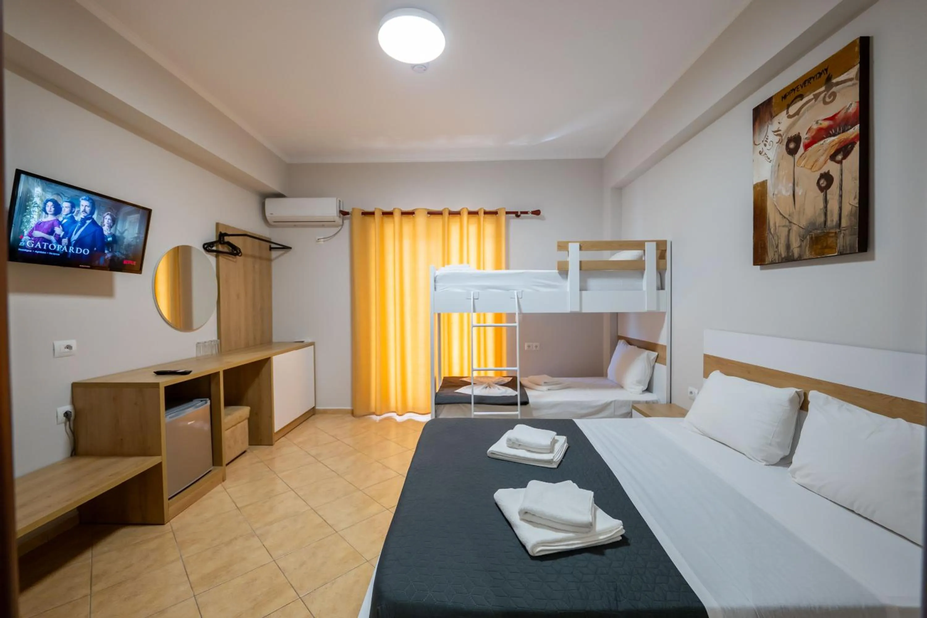 Bed in Hotel Milo Ksamil