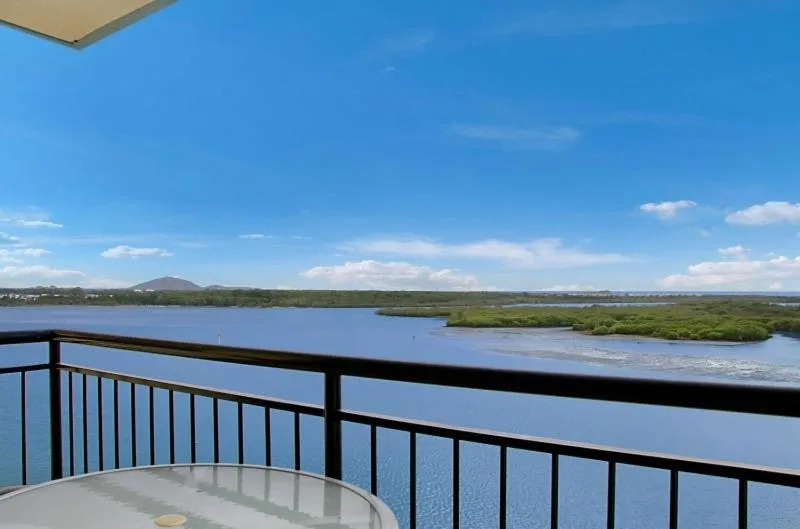 Day in Banyandah Towers