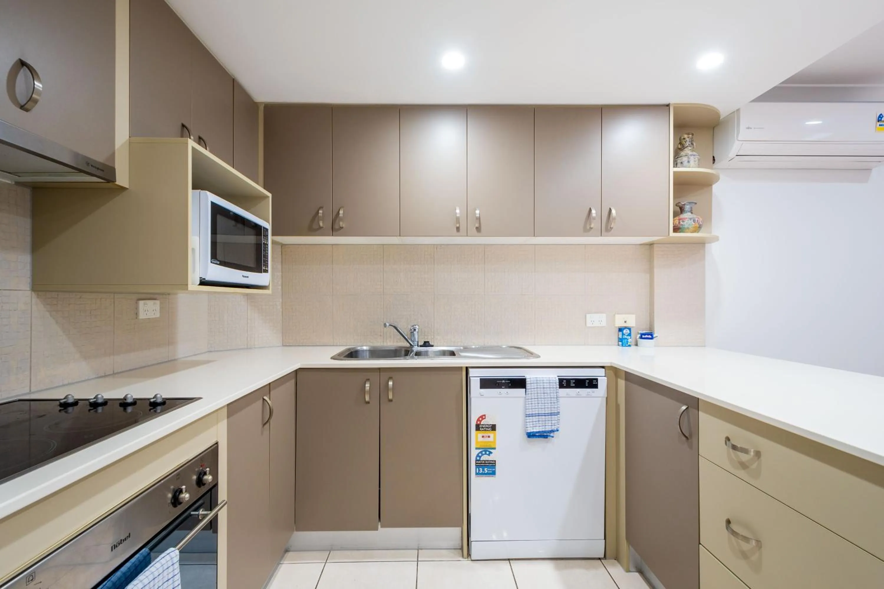 Kitchen or kitchenette in Sandrift Beachfront Apartments