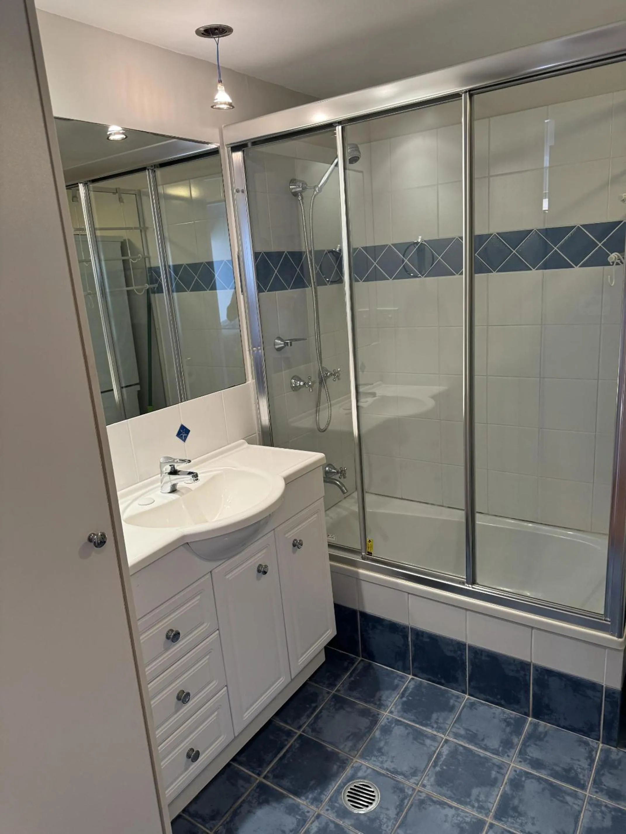 Shower in Sandrift Beachfront Apartments