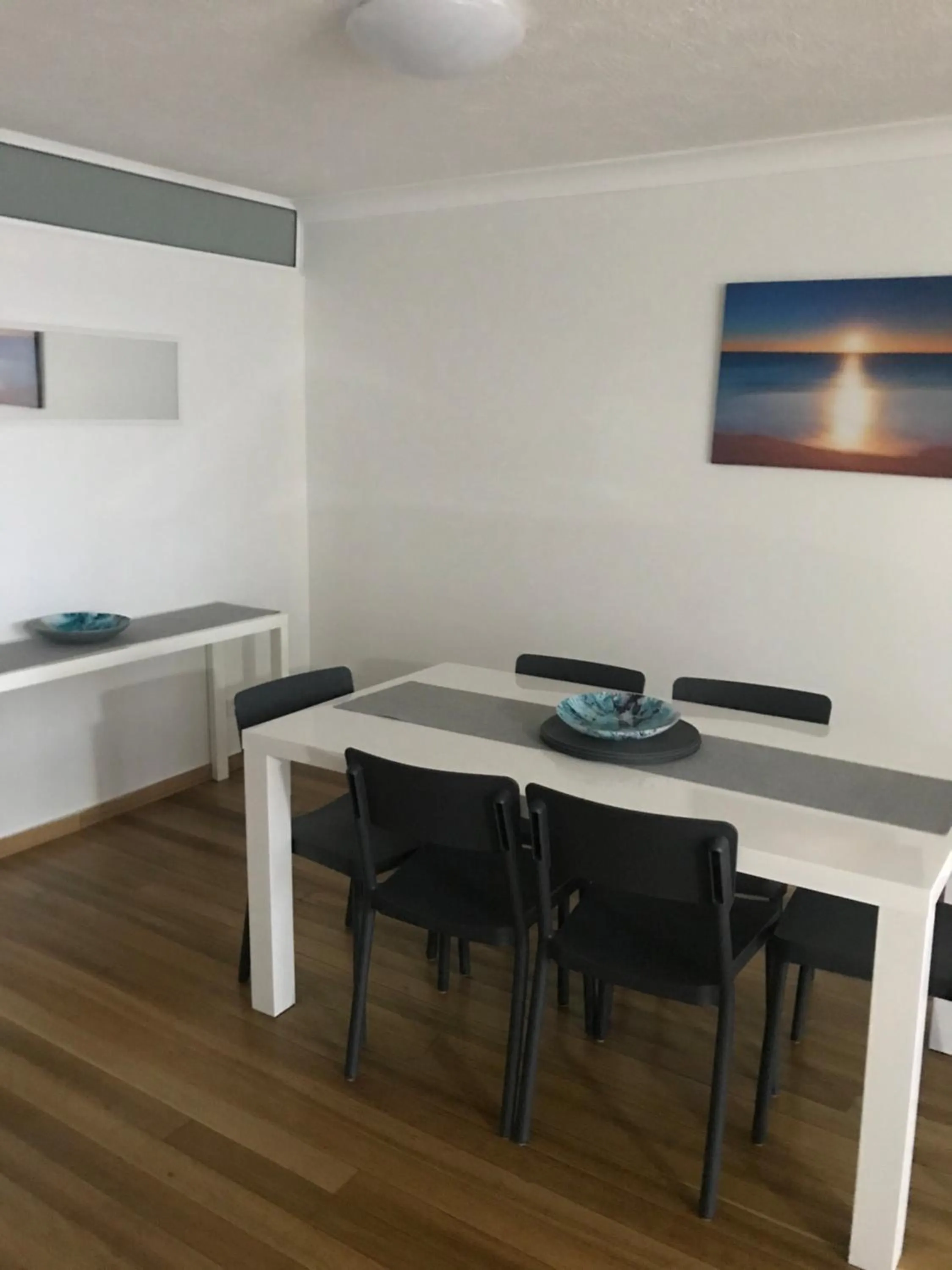 Dining area in Sandrift Beachfront Apartments