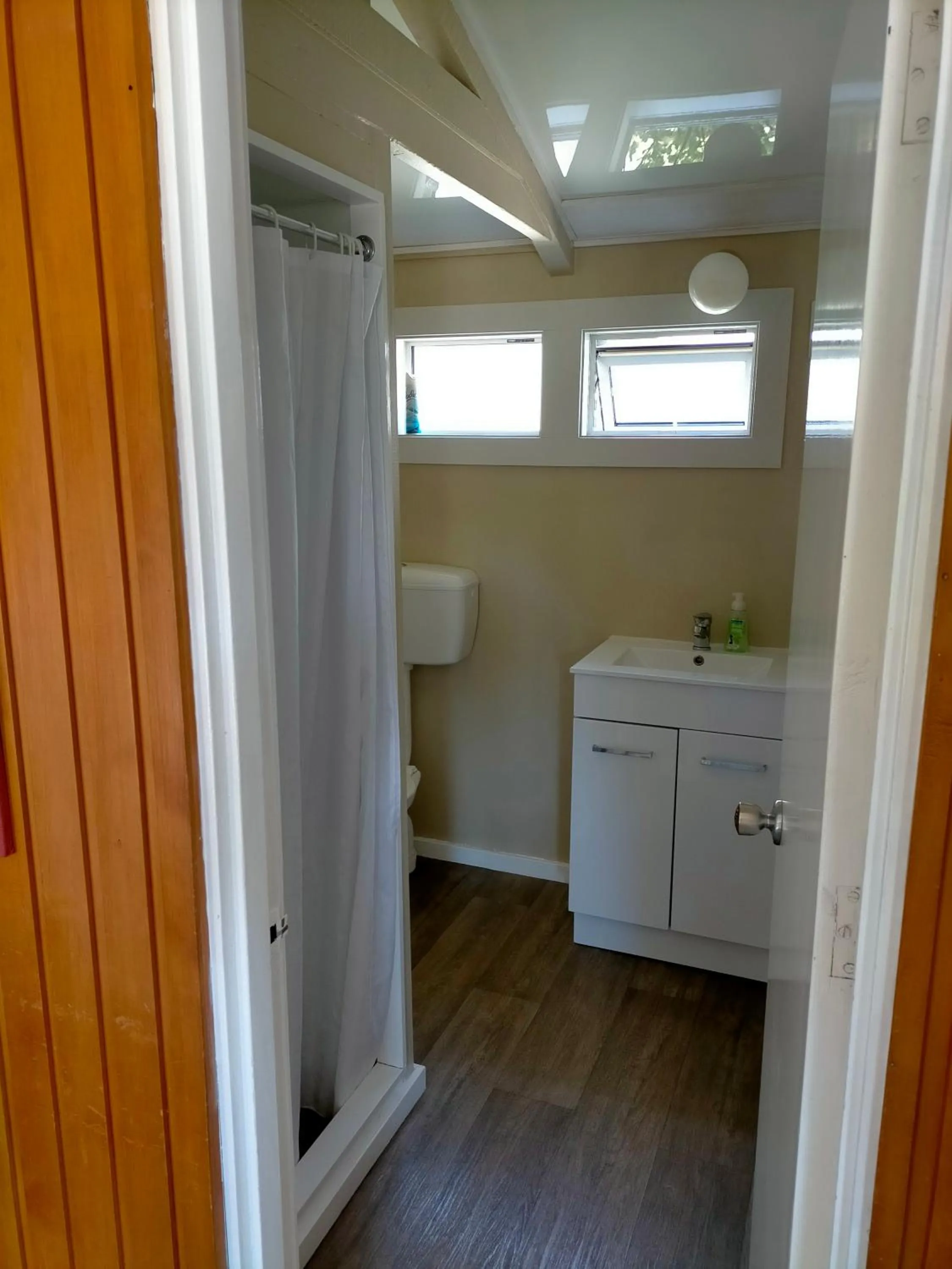 Bathroom in Arthur's Pass Alpine Motel