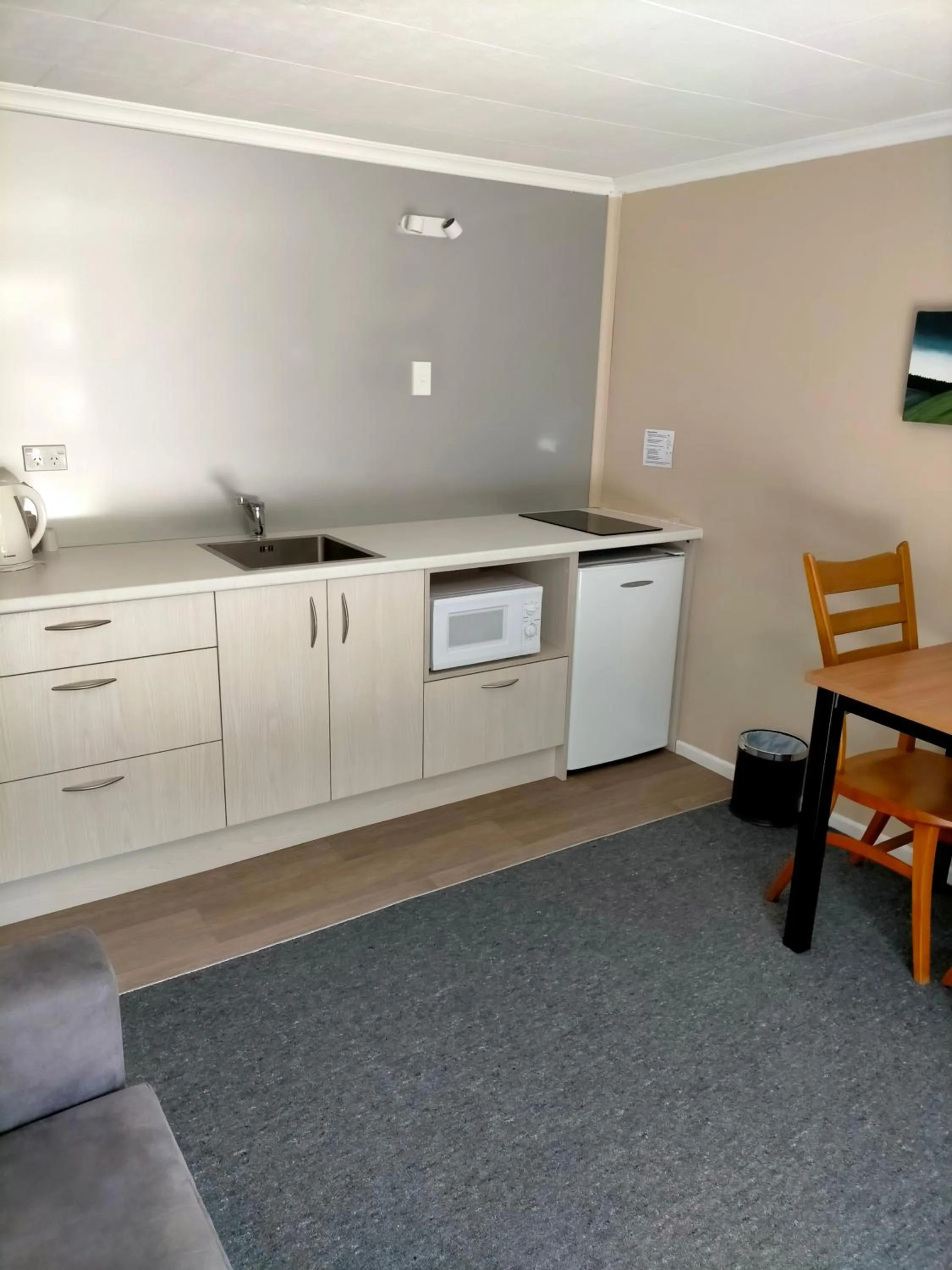 Kitchen or kitchenette in Arthur's Pass Alpine Motel