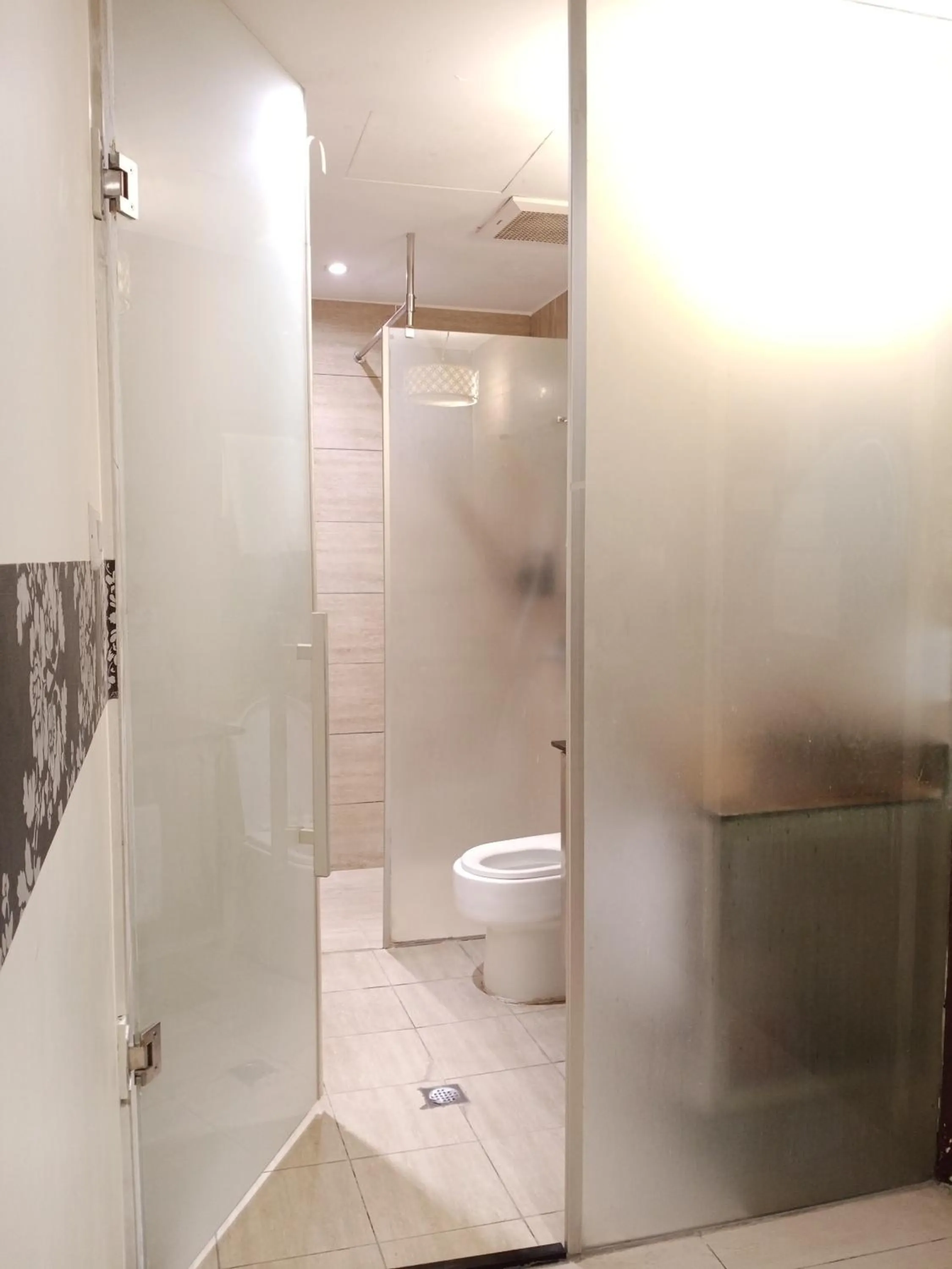 Bathroom in Shervinton Executive Boutique Hotel