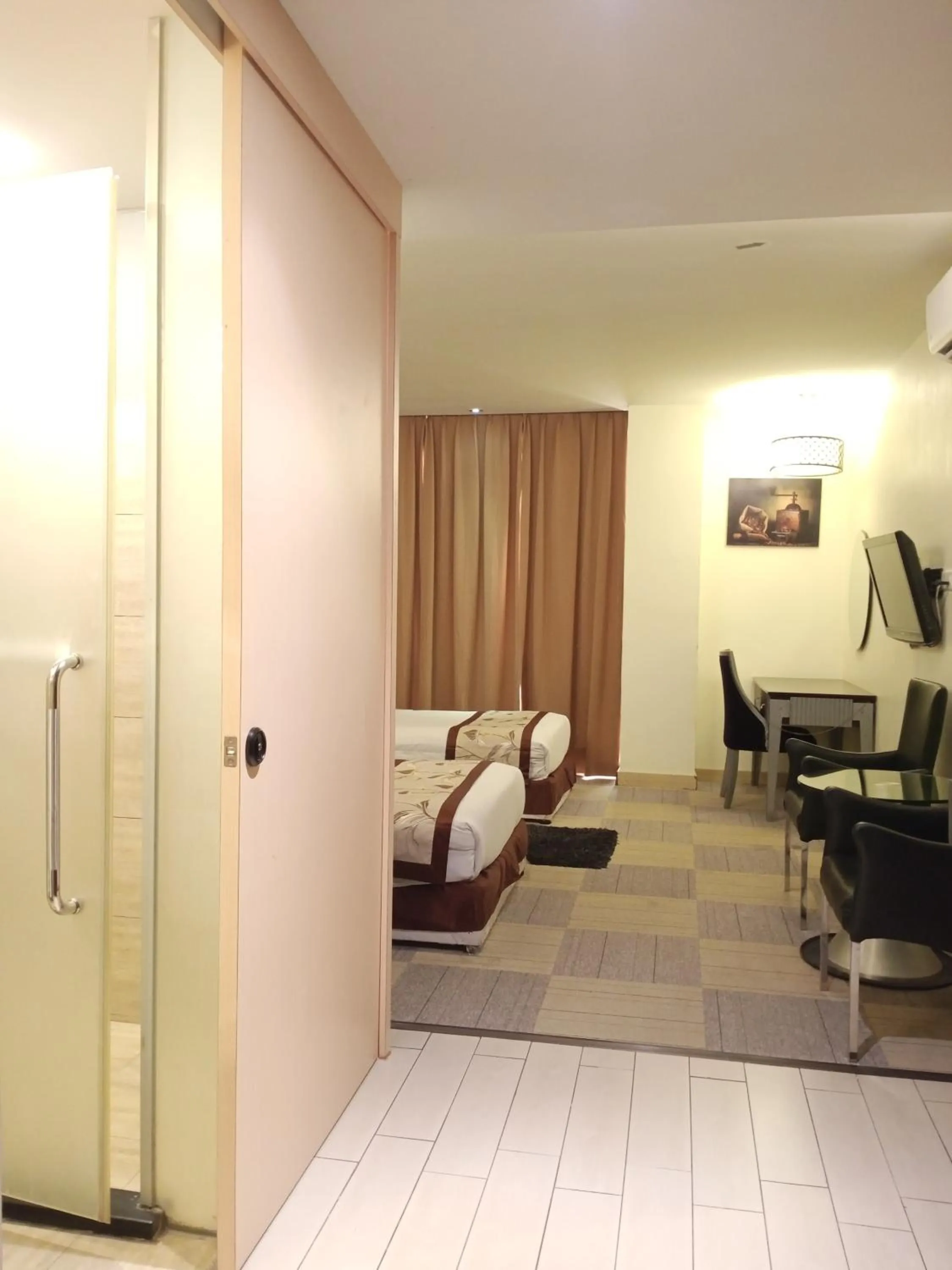 Photo of the whole room in Shervinton Executive Boutique Hotel