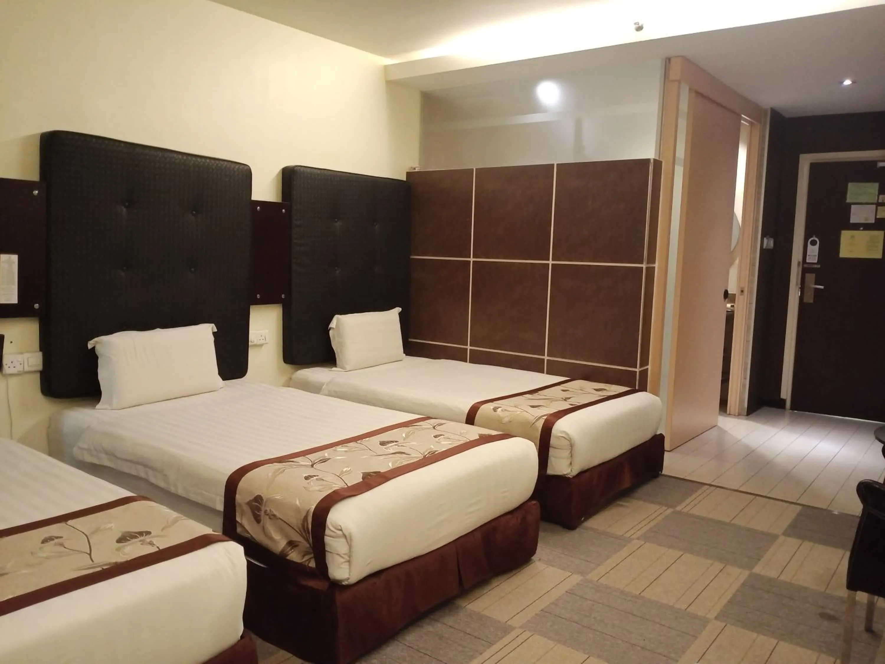 Bed in Shervinton Executive Boutique Hotel