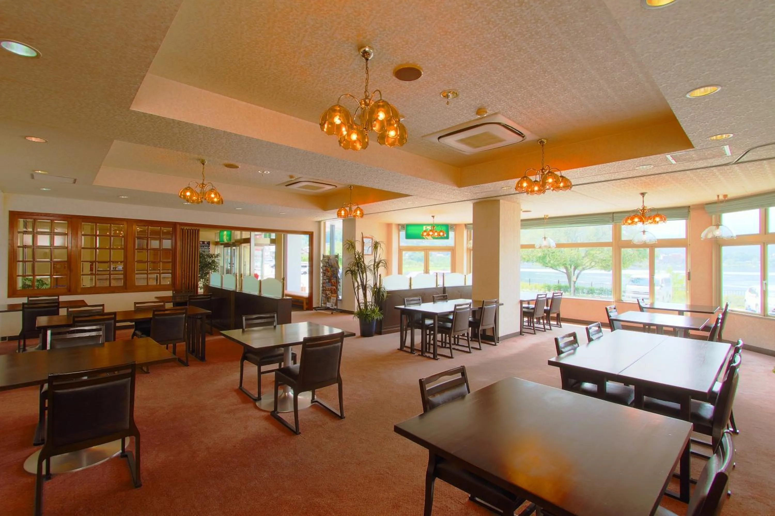 Restaurant/places to eat in Hotel New Century