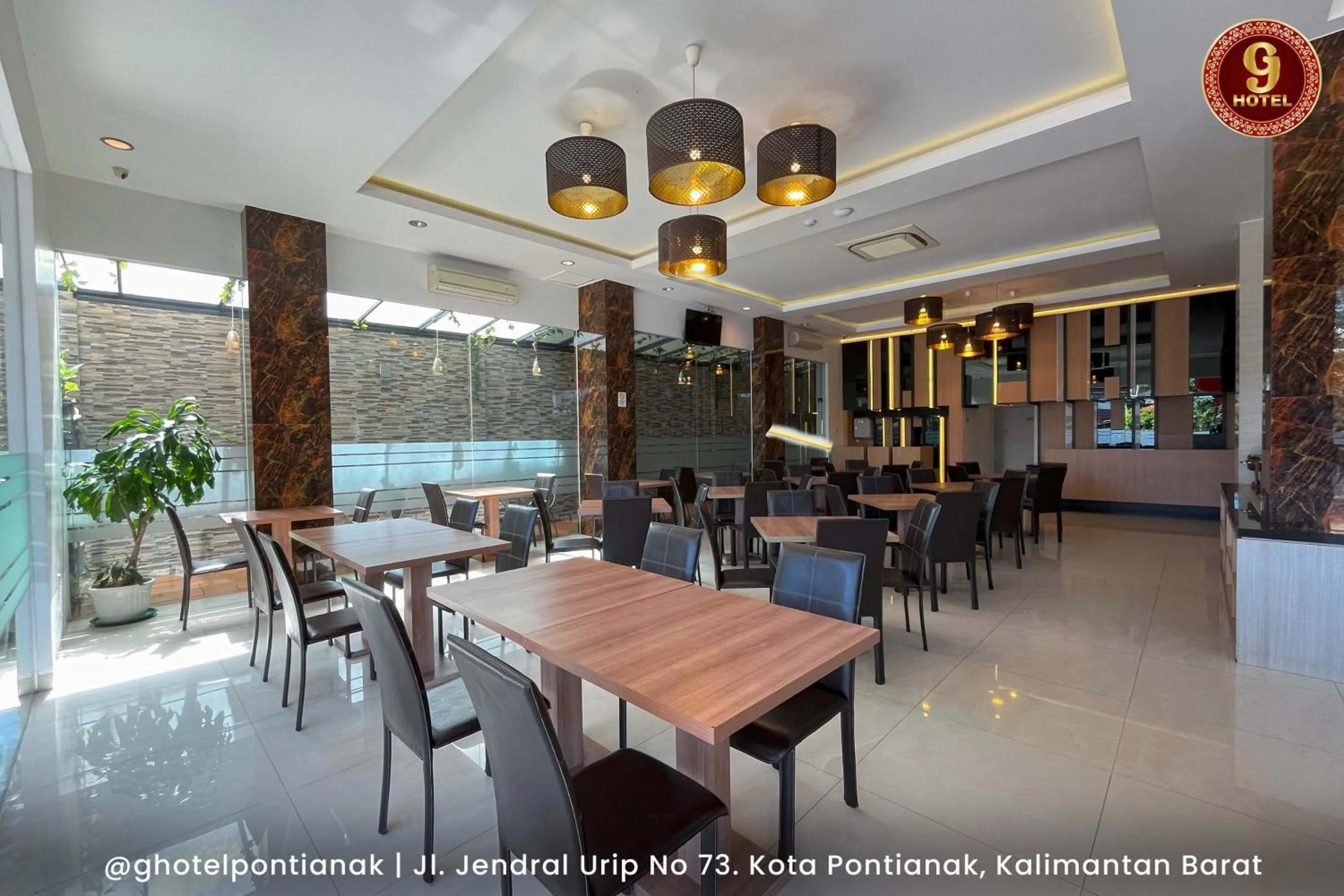 Restaurant/places to eat in G-Hotel Pontianak