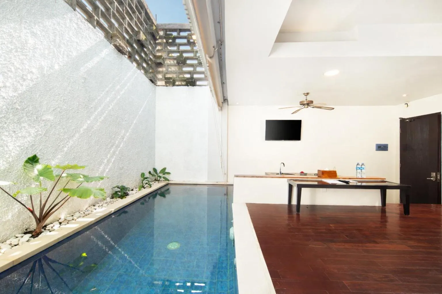 Pool view in 18 Suite Villa Kuta