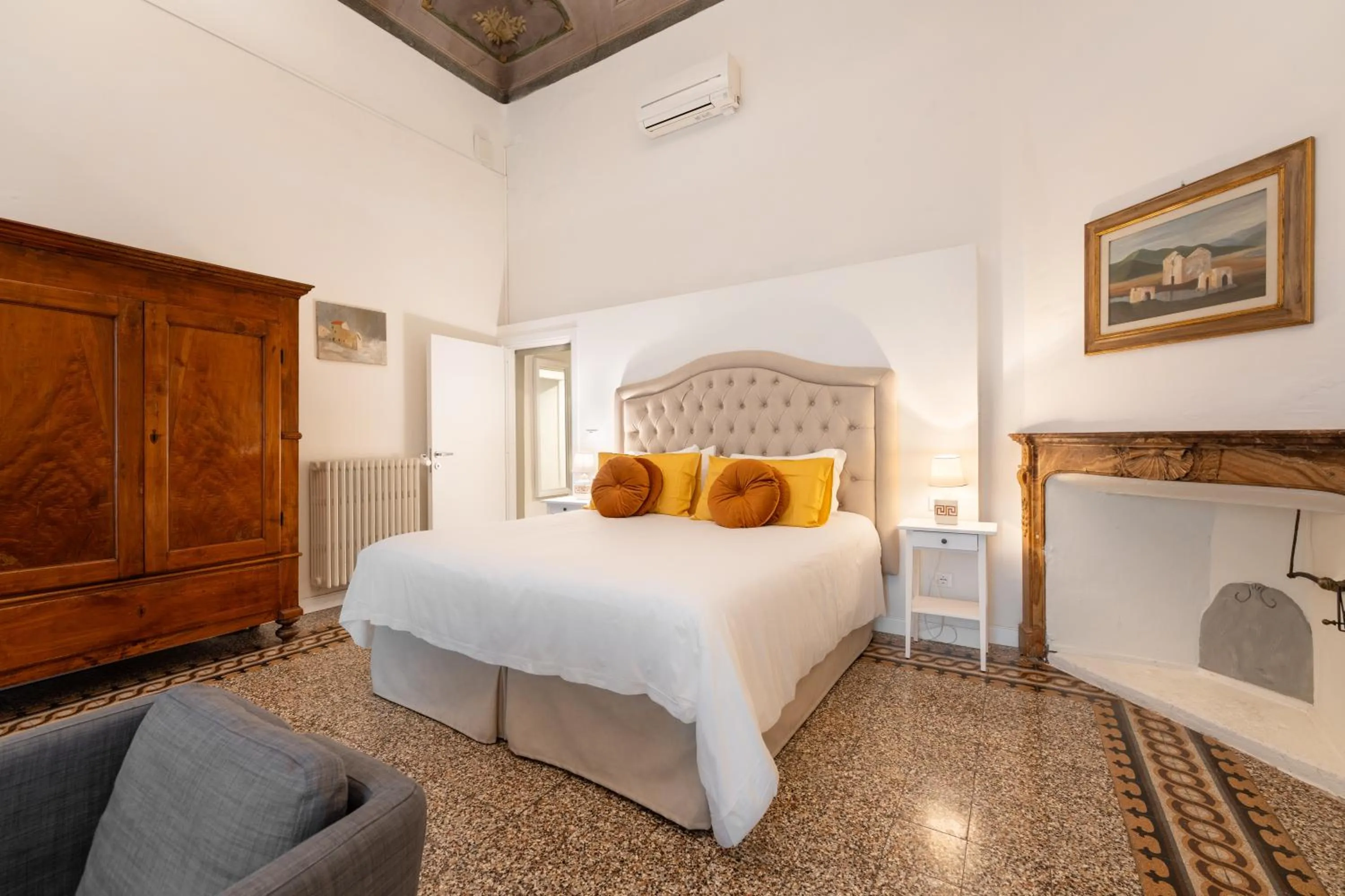 Bed in Palazzo D'Ambra Residenza d'Epoca