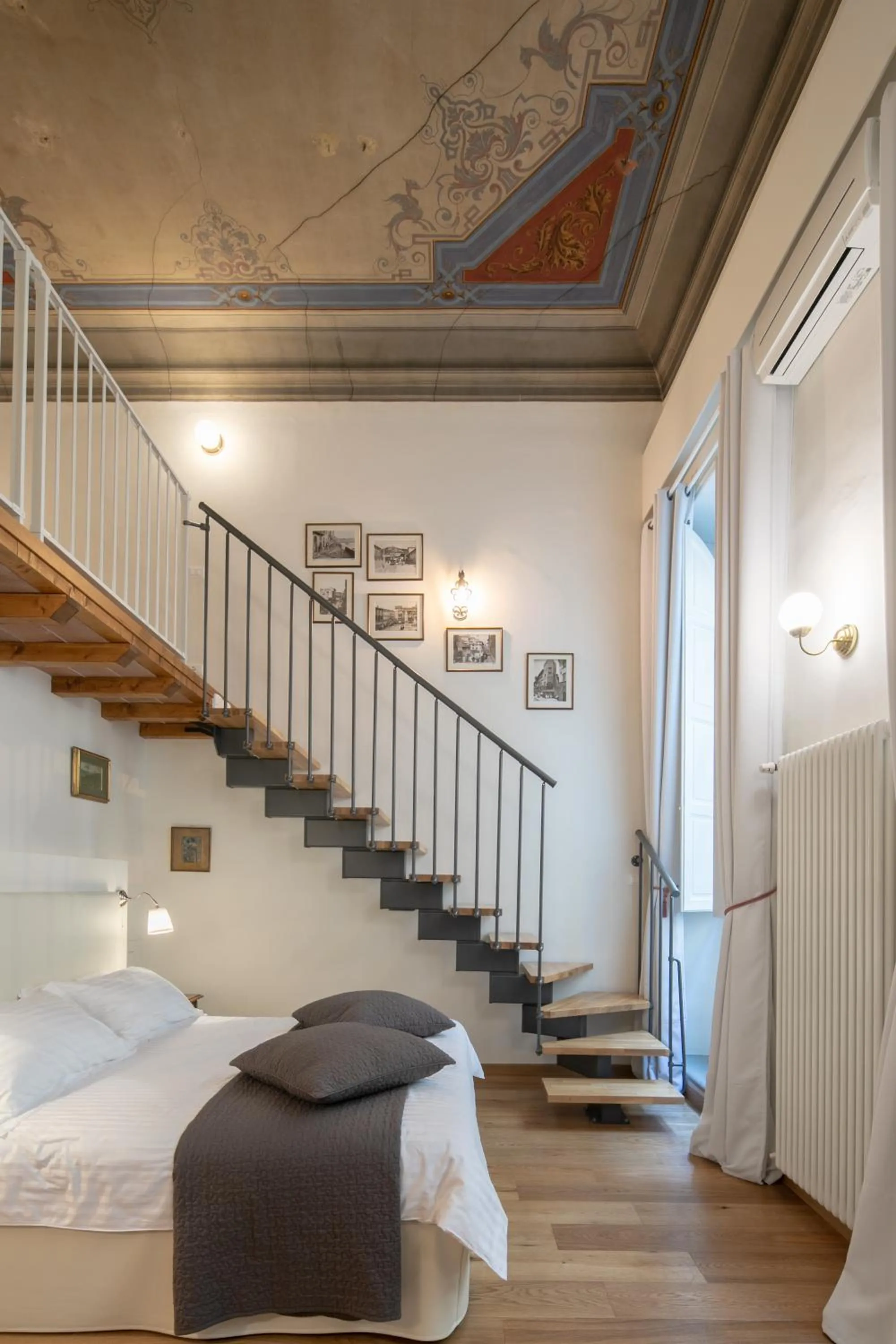 Photo of the whole room, Bed in Palazzo D'Ambra Residenza d'Epoca