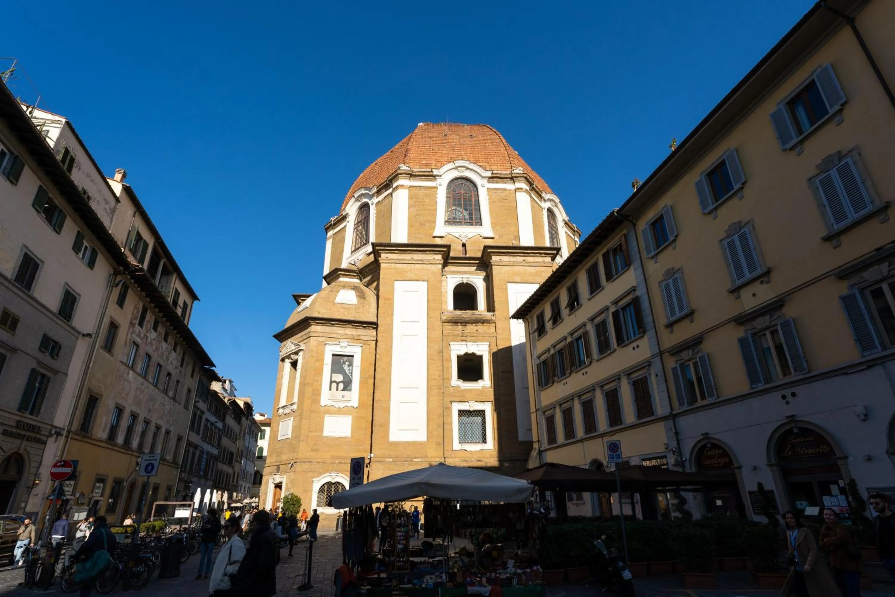 Nearby landmark in Palazzo D'Ambra Residenza d'Epoca
