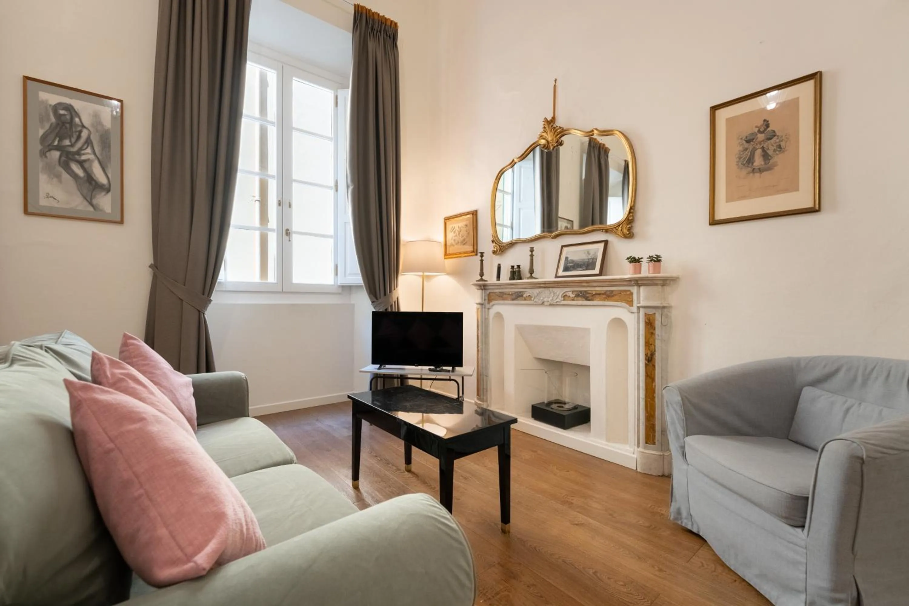 TV and multimedia in Palazzo D'Ambra Residenza d'Epoca