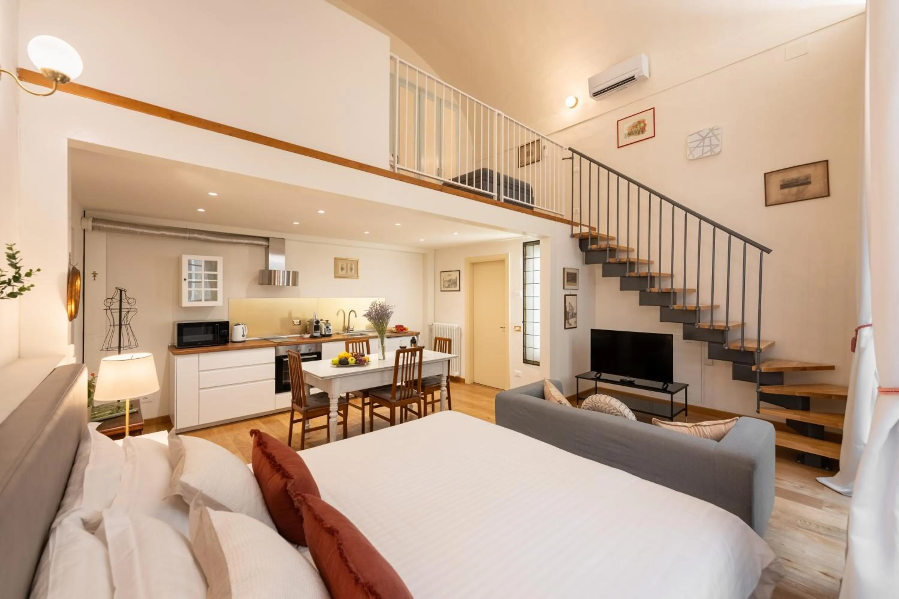 View (from property/room), Bed in Palazzo D'Ambra Residenza d'Epoca