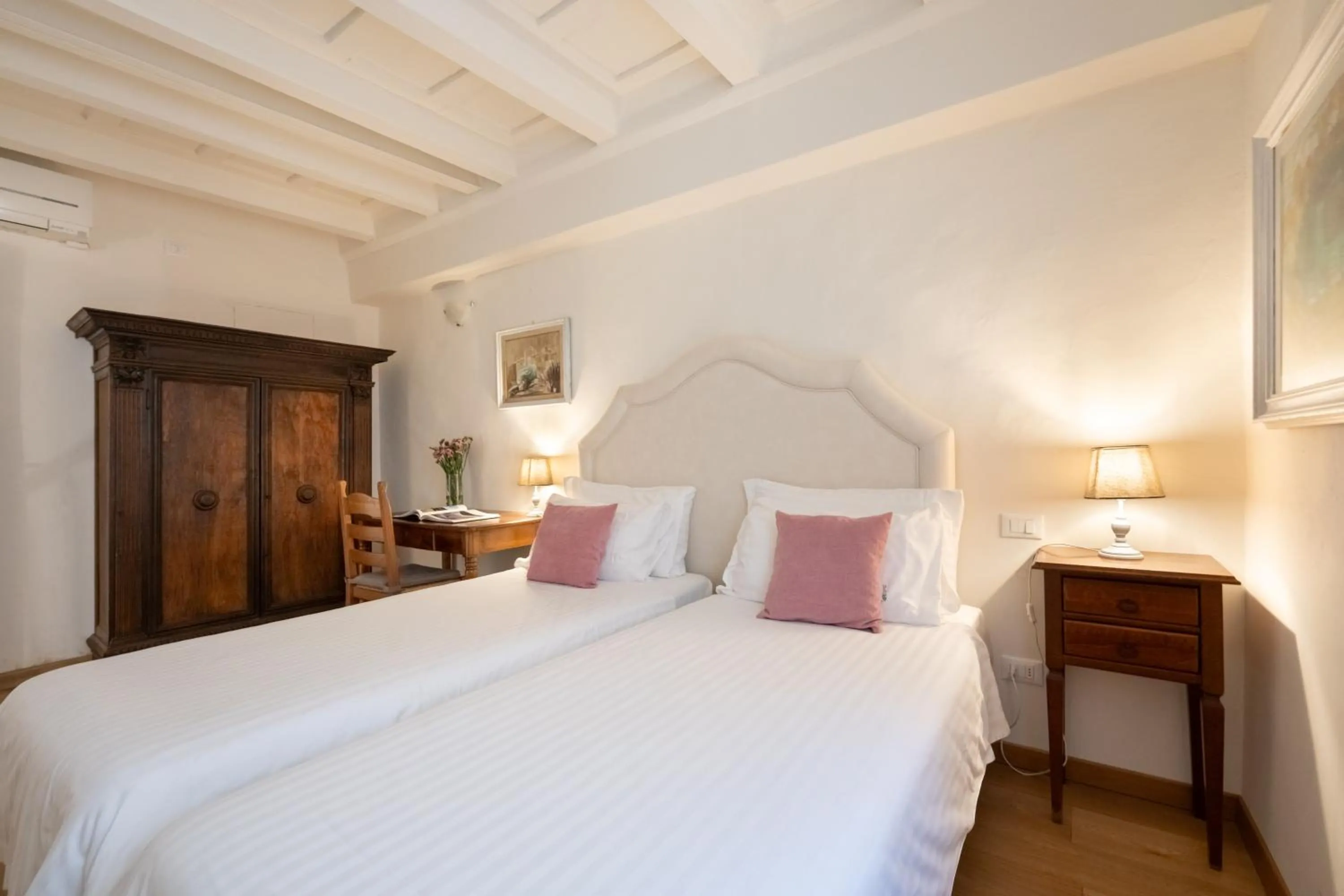 Bed in Palazzo D'Ambra Residenza d'Epoca