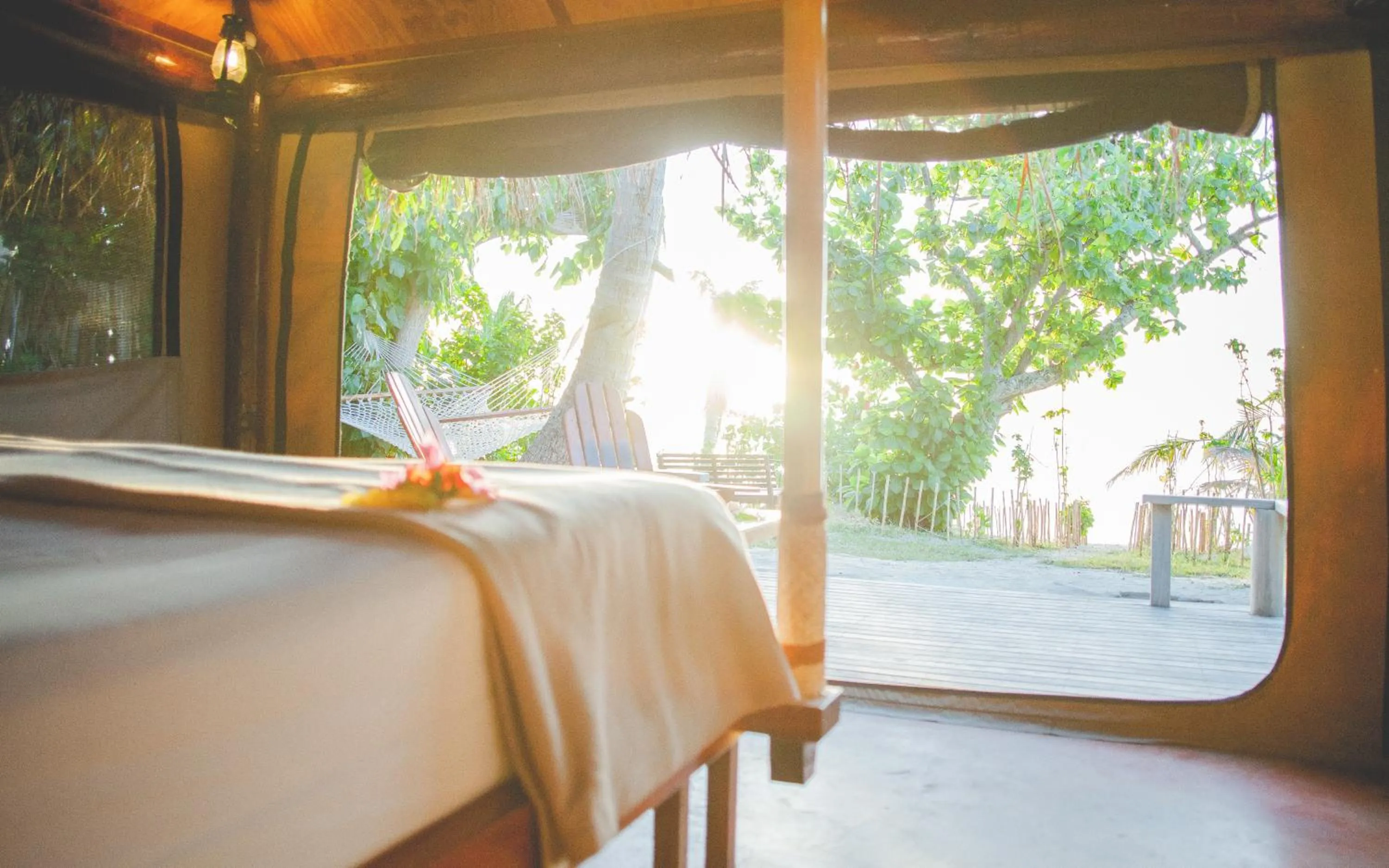Bed in Barefoot Manta Island Resort