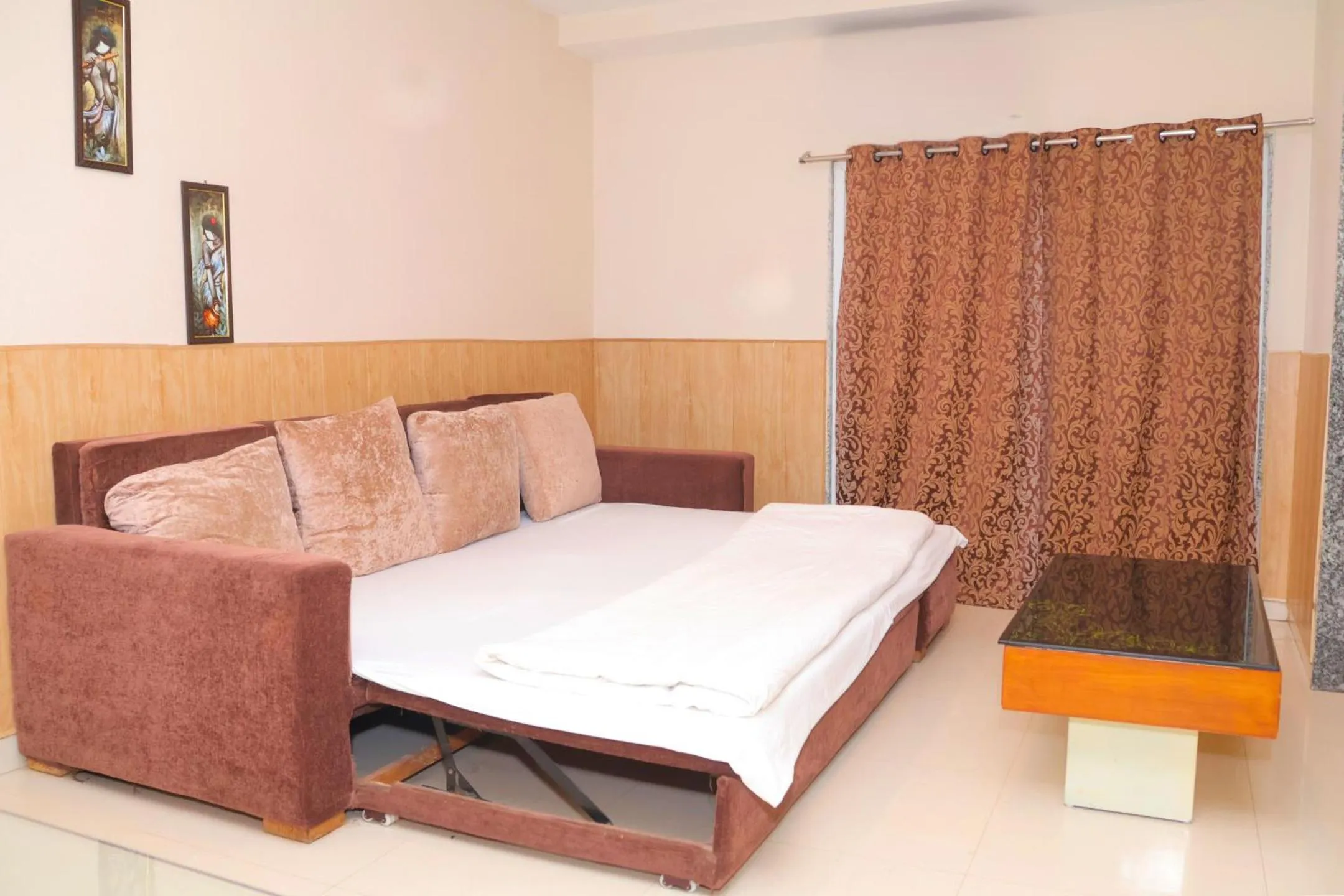 Bed in Hotel Shri Radha Nikunj - Opposite Prem Mandir
