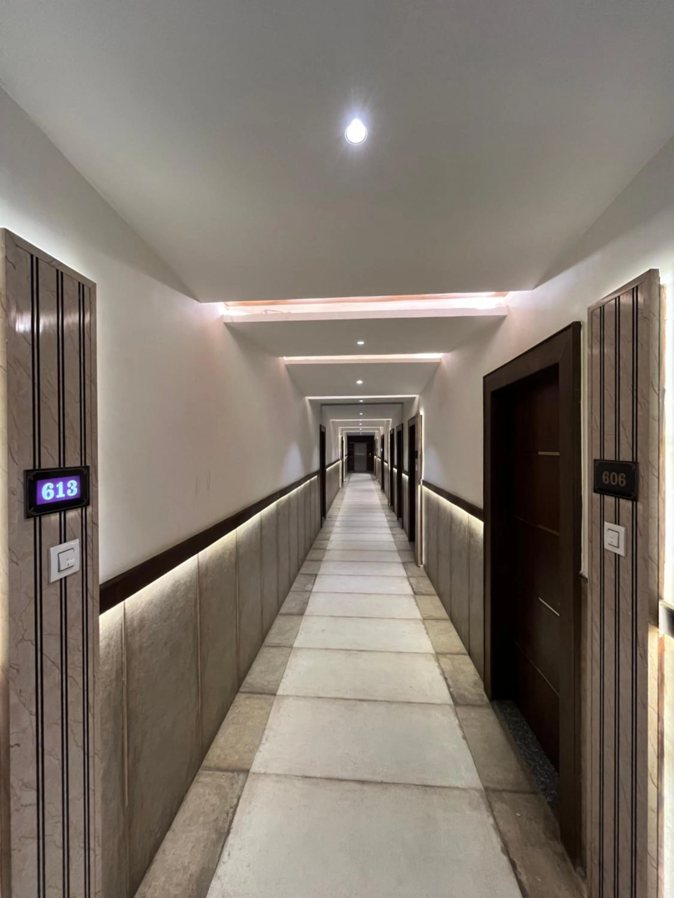 Hotel Shri Radha Nikunj - Opposite Prem Mandir