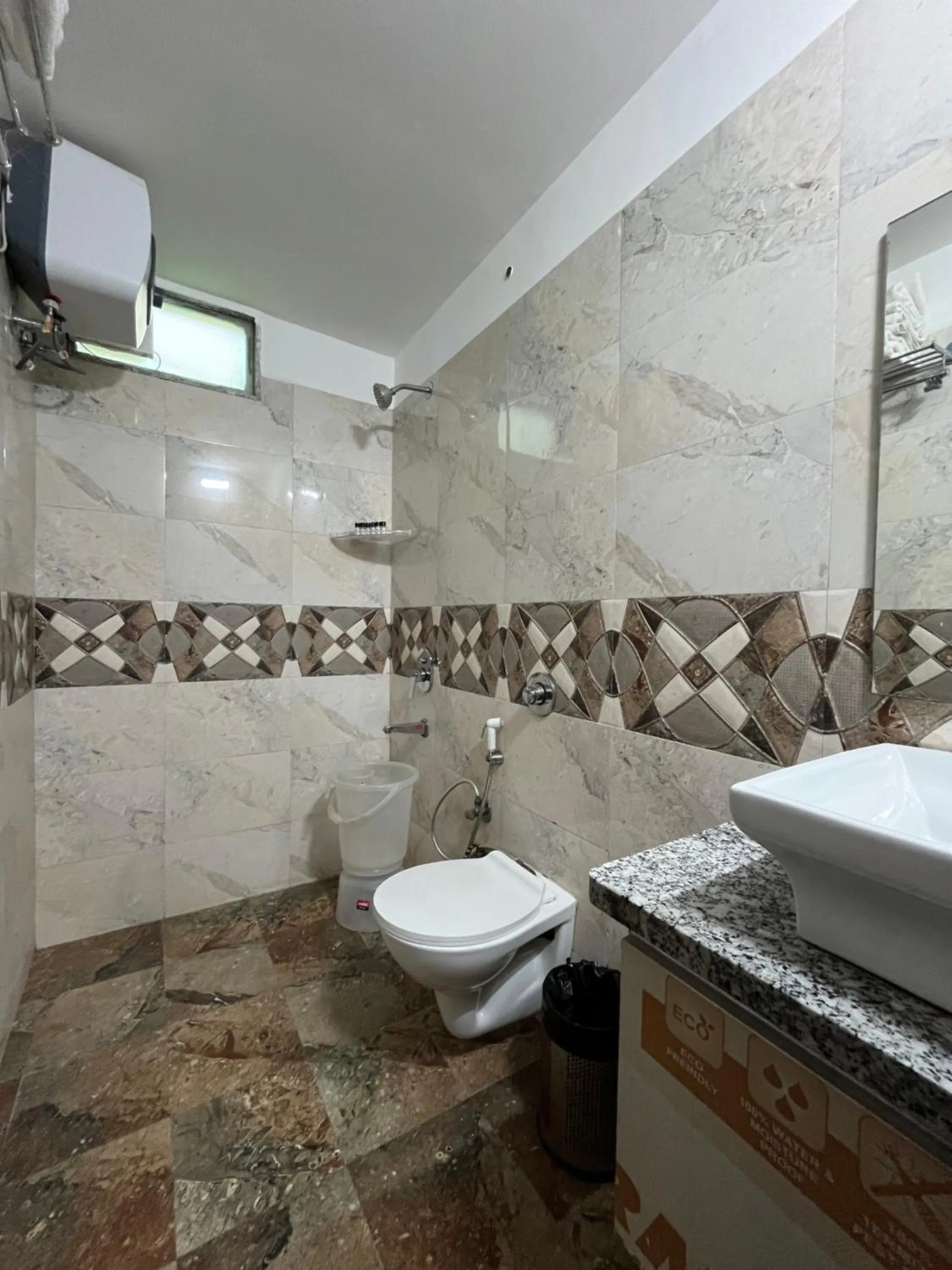 Hotel Shri Radha Nikunj - Opposite Prem Mandir