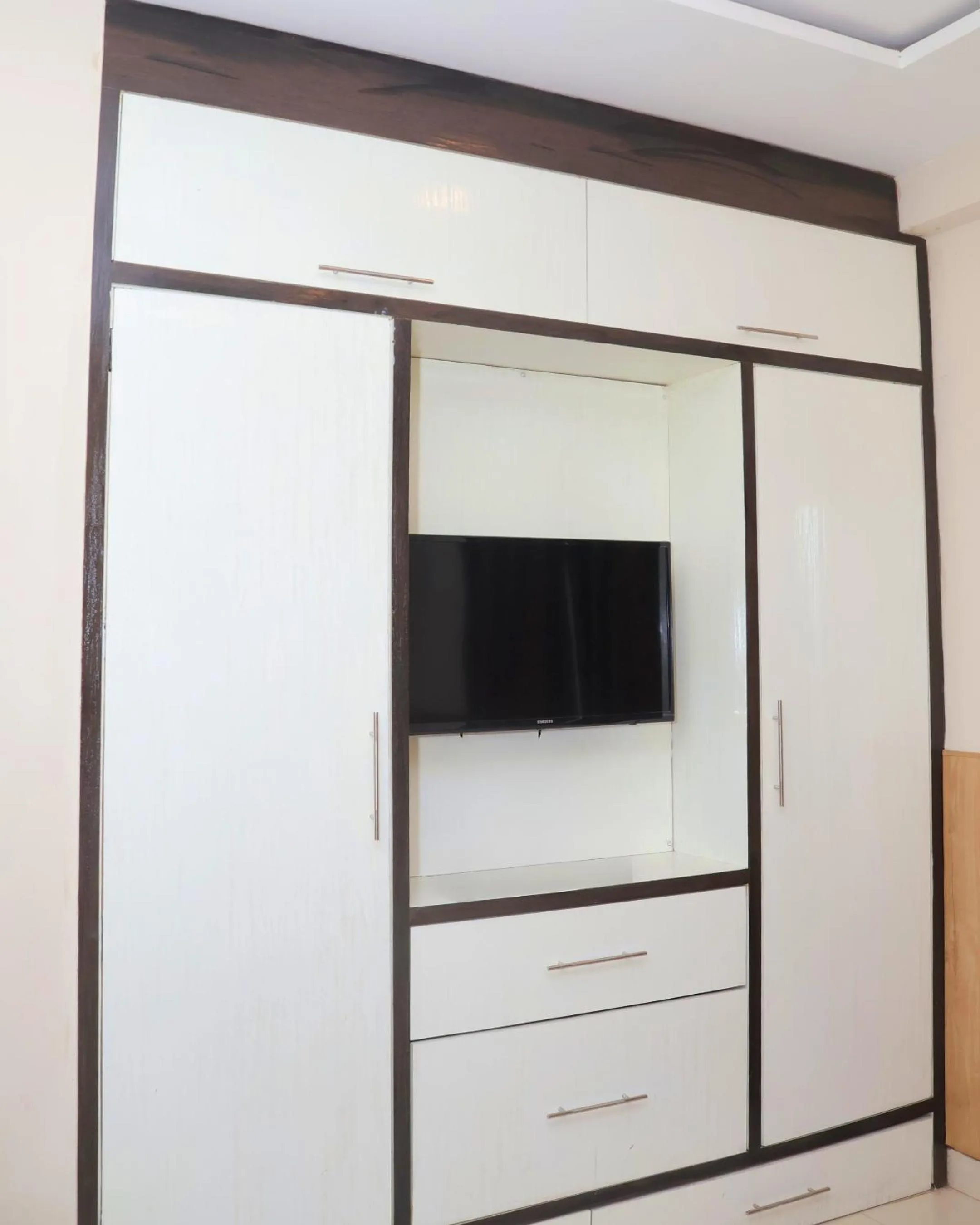 Hotel Shri Radha Nikunj - Opposite Prem Mandir