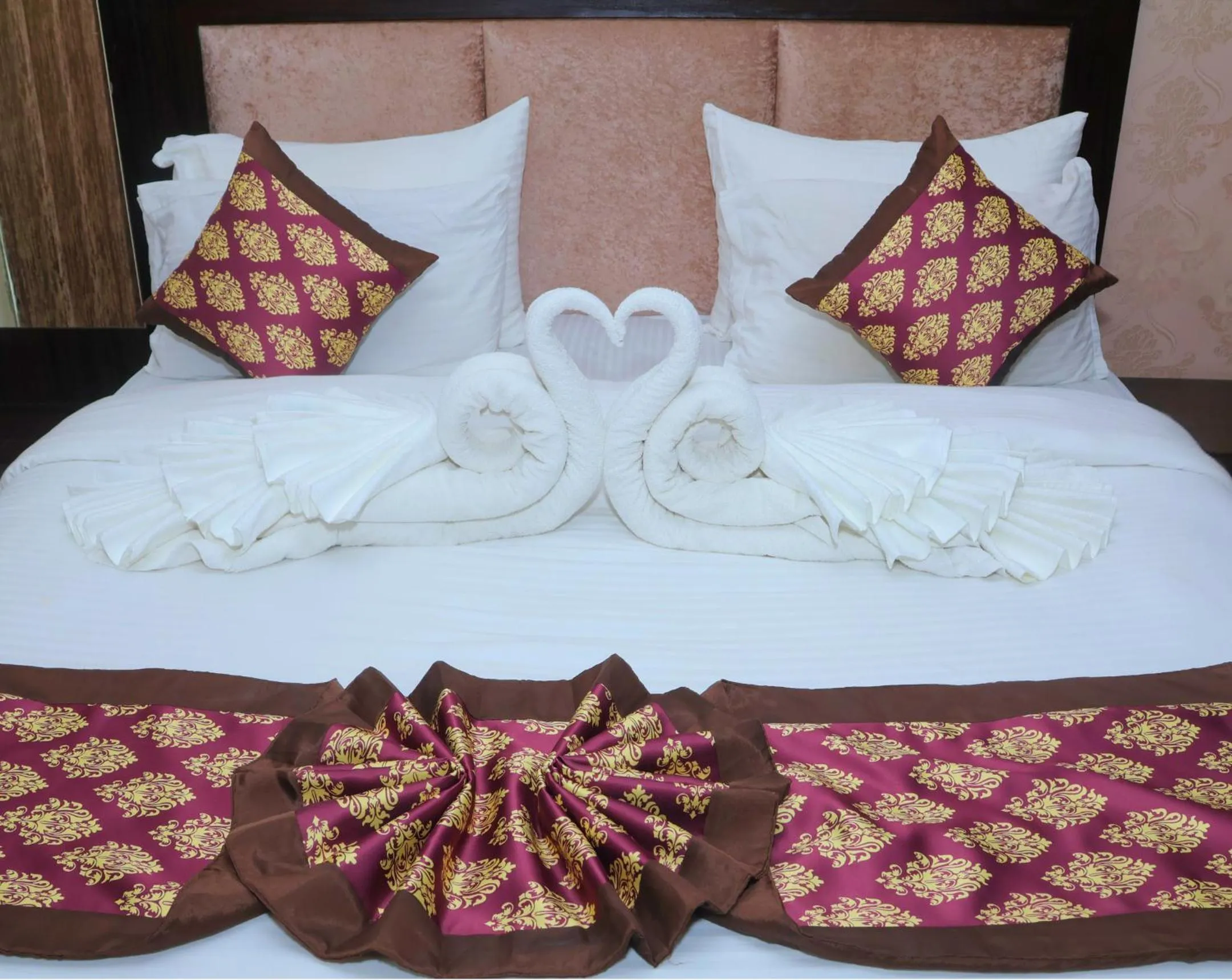 Bed in Hotel Shri Radha Nikunj - Opposite Prem Mandir