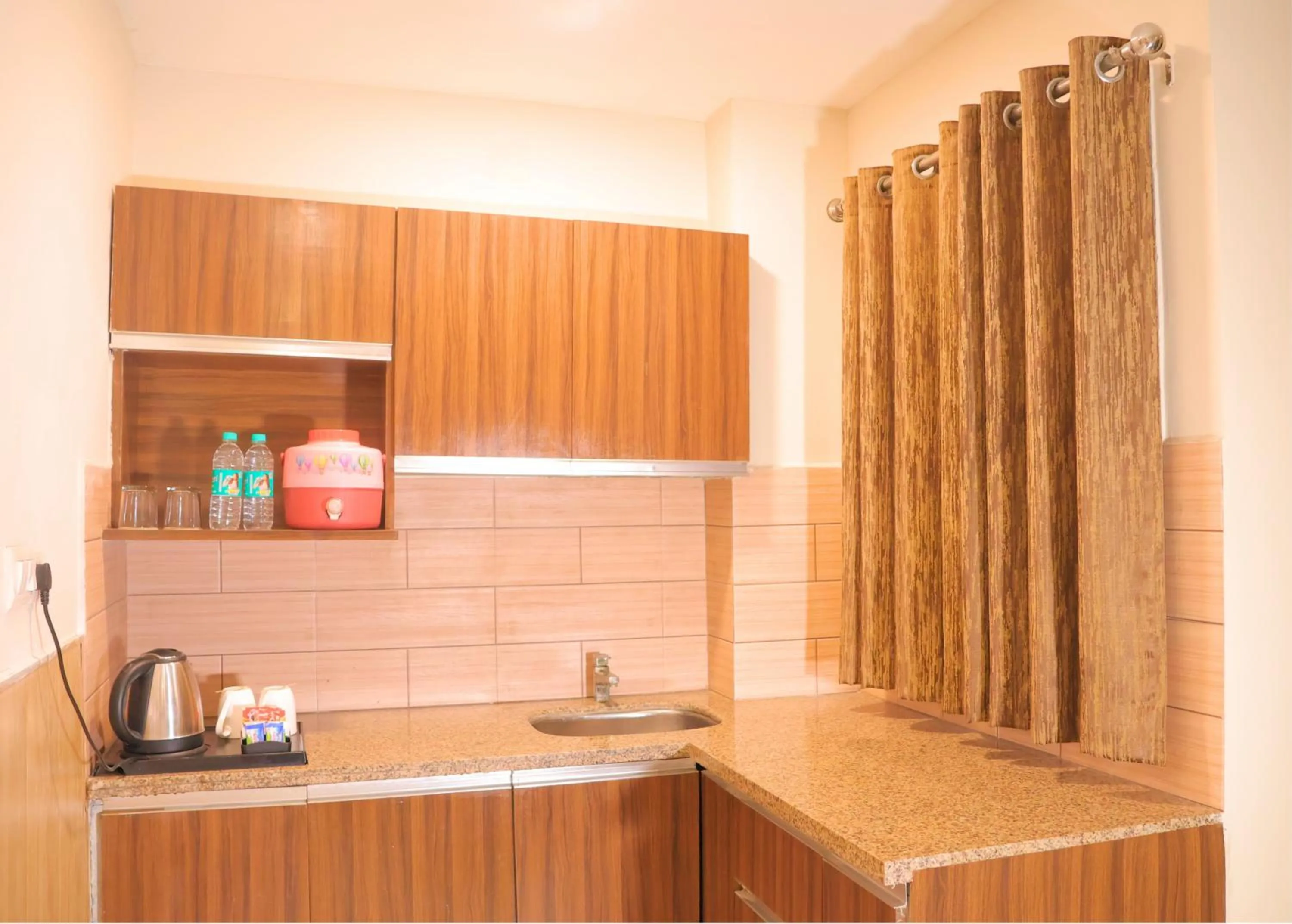 Hotel Shri Radha Nikunj - Opposite Prem Mandir