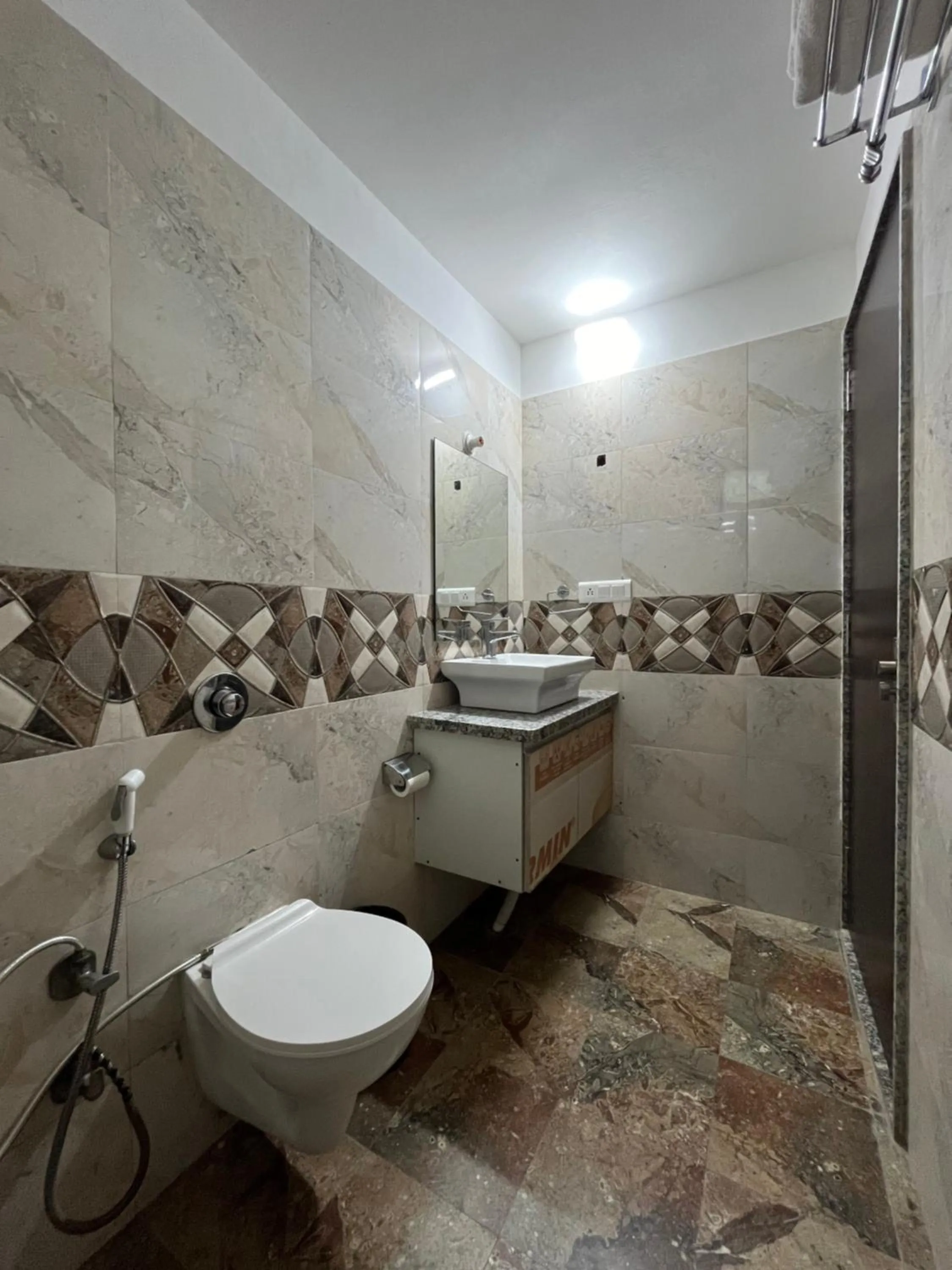 Shower in Hotel Shri Radha Nikunj - Opposite Prem Mandir