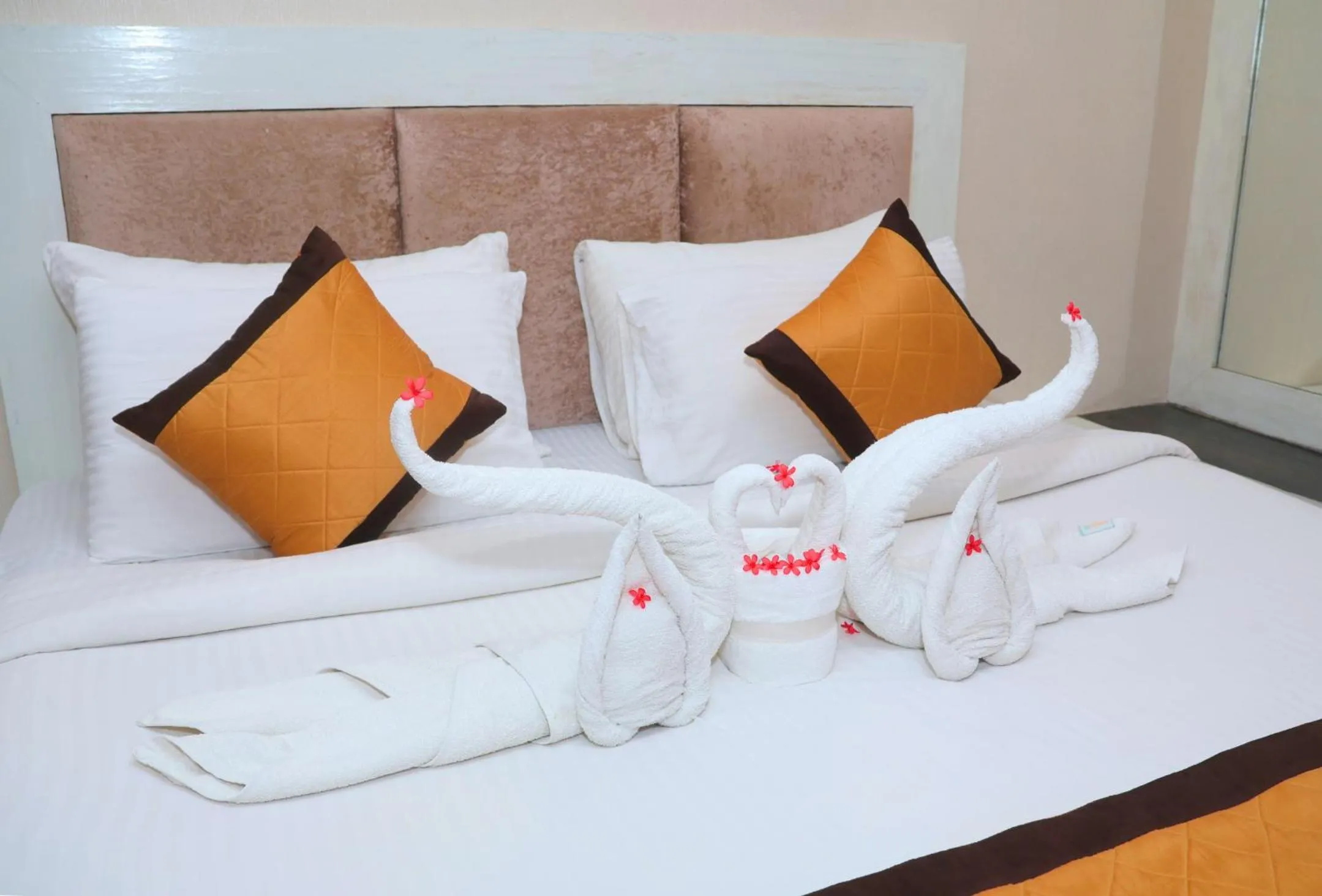 Bed in Hotel Shri Radha Nikunj - Opposite Prem Mandir