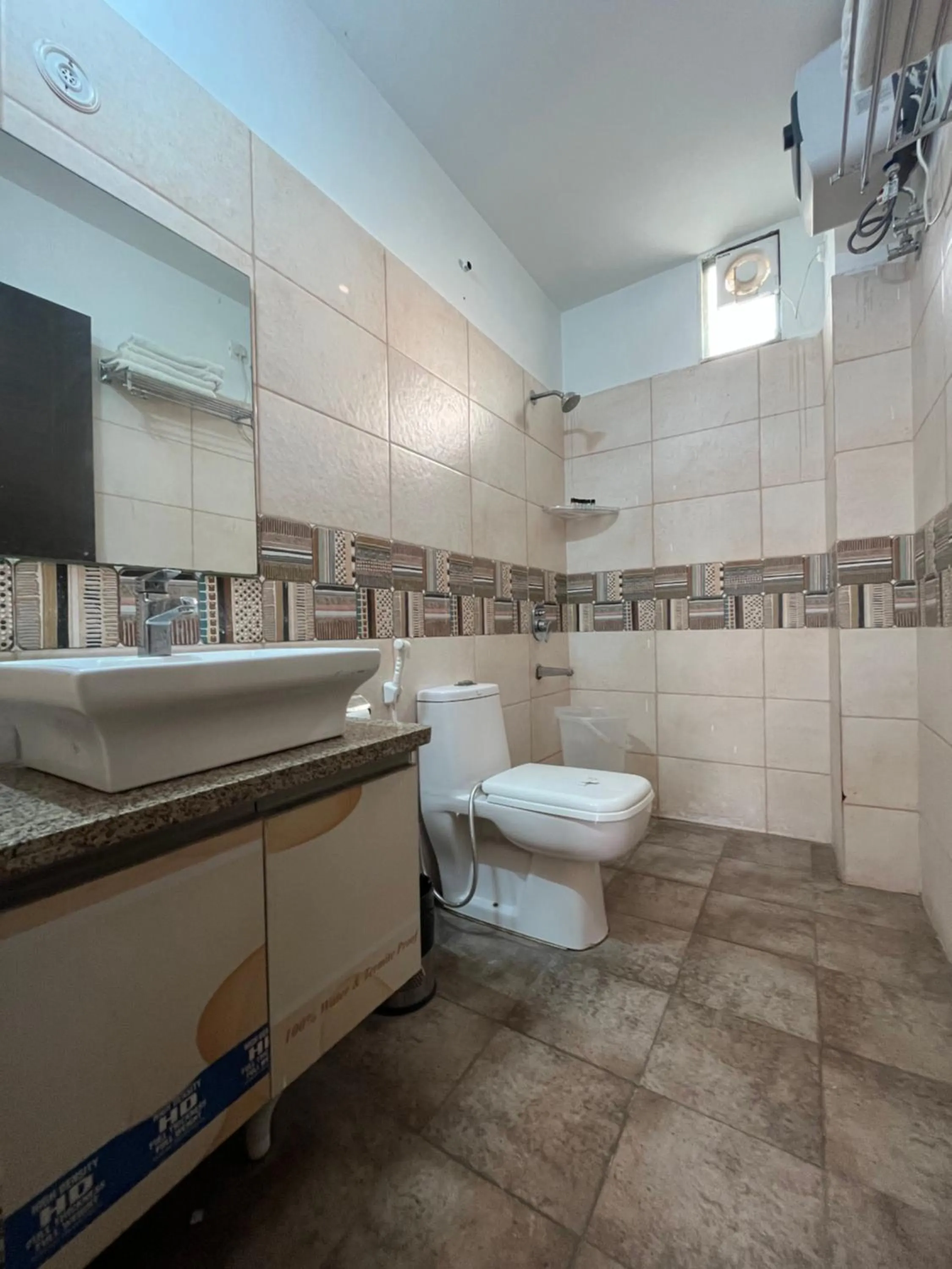 Hotel Shri Radha Nikunj - Opposite Prem Mandir