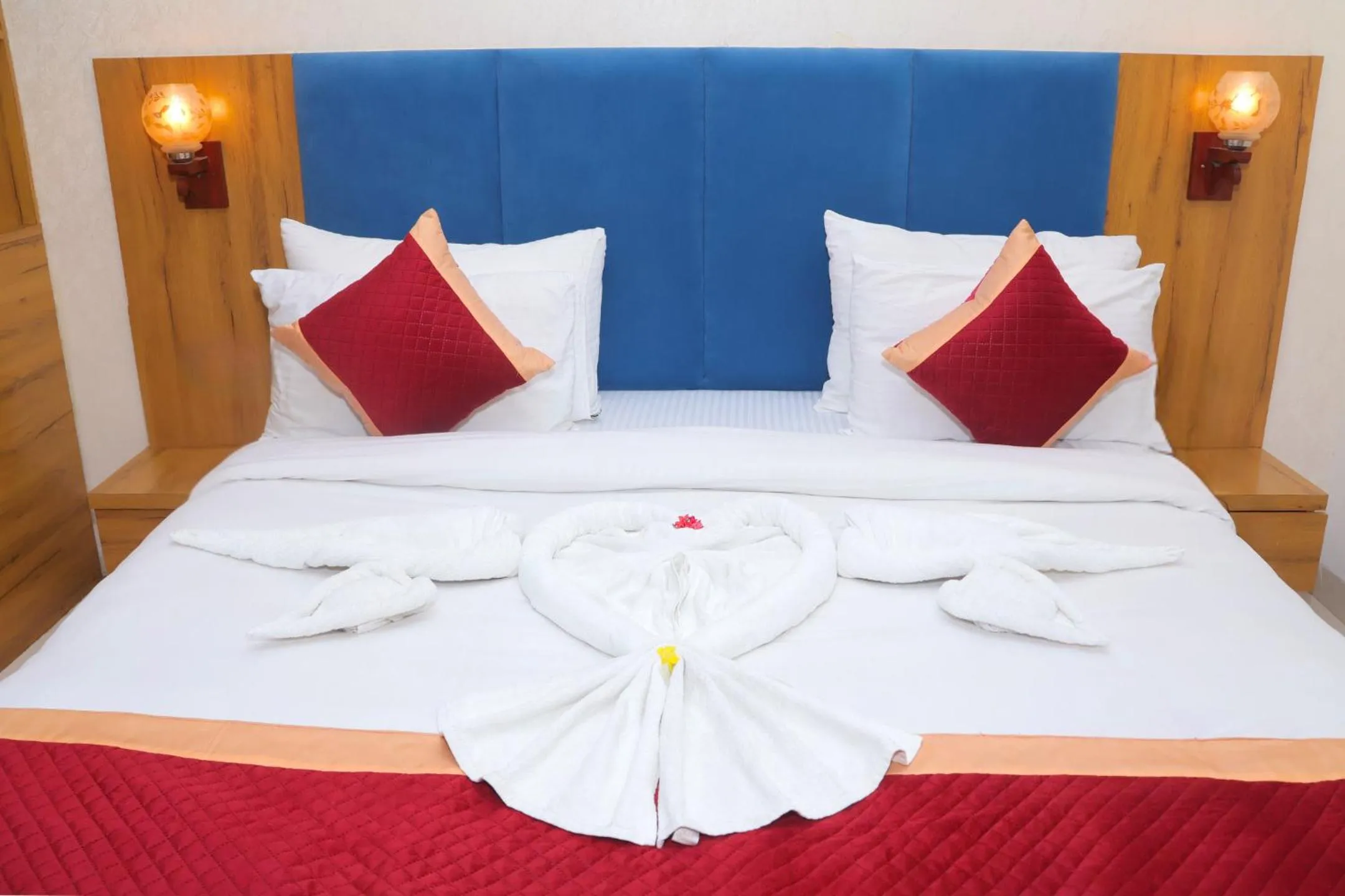 Bed in Hotel Shri Radha Nikunj - Opposite Prem Mandir