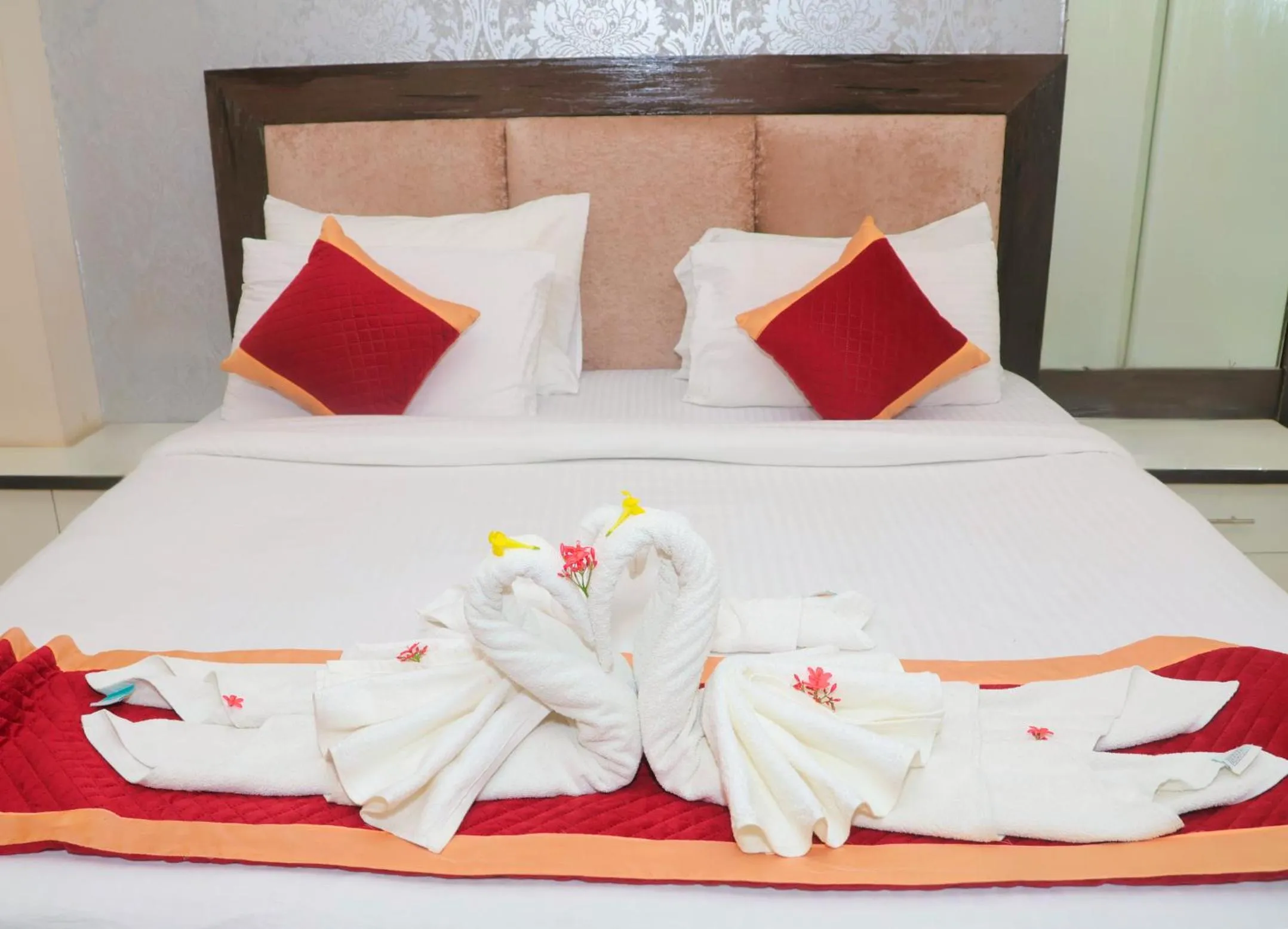 Bed in Hotel Shri Radha Nikunj - Opposite Prem Mandir