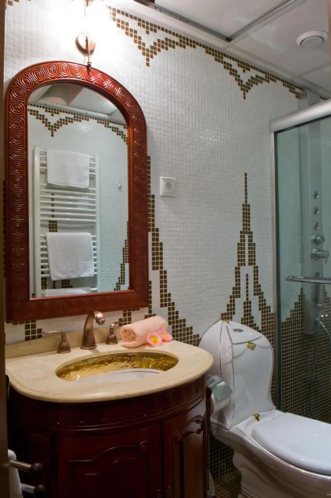 Bathroom in Amira Boutique Hotel Hévíz Wellness & Spa