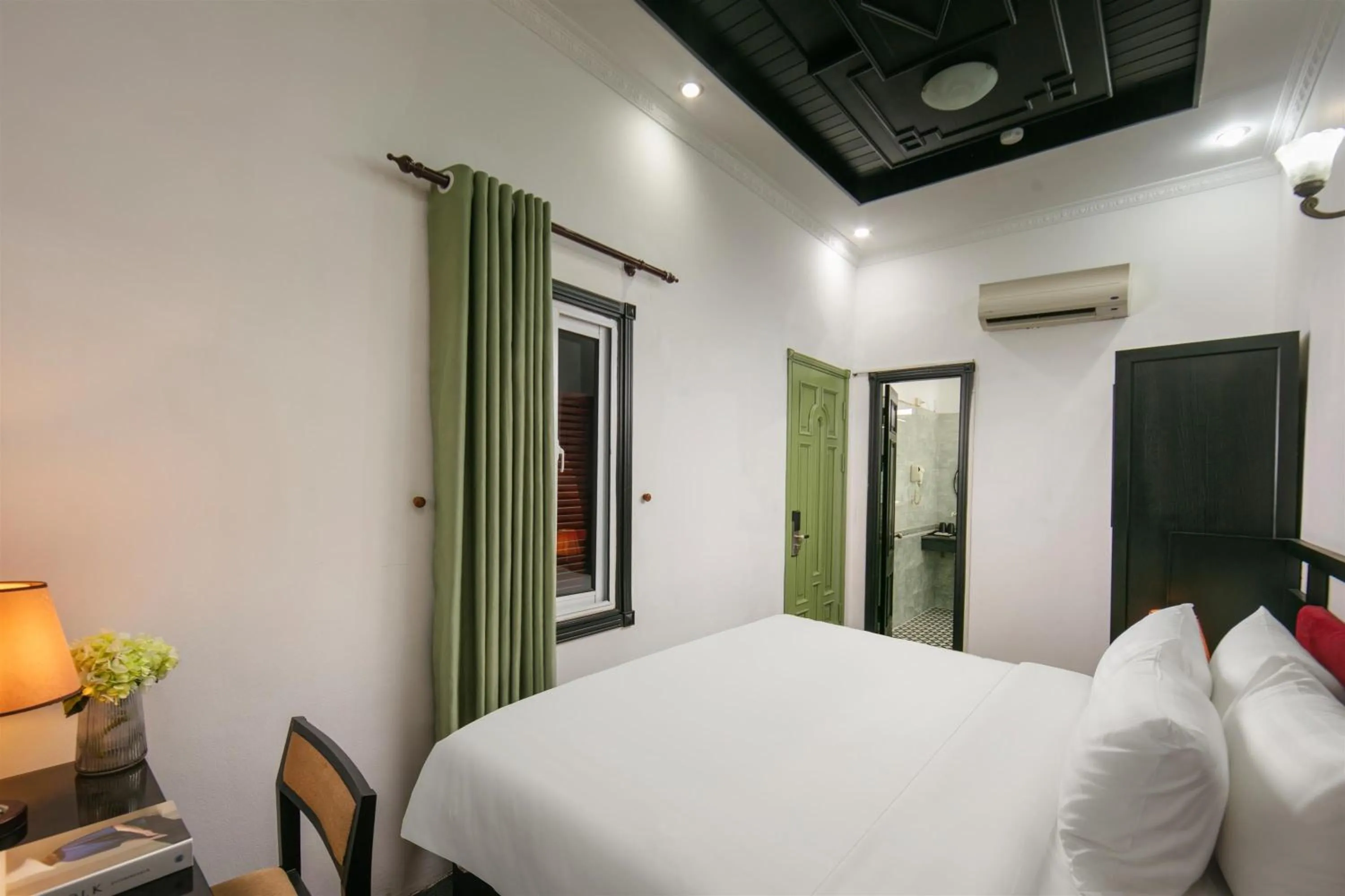 Photo of the whole room, Bed in Old Quarter Charm Hotel