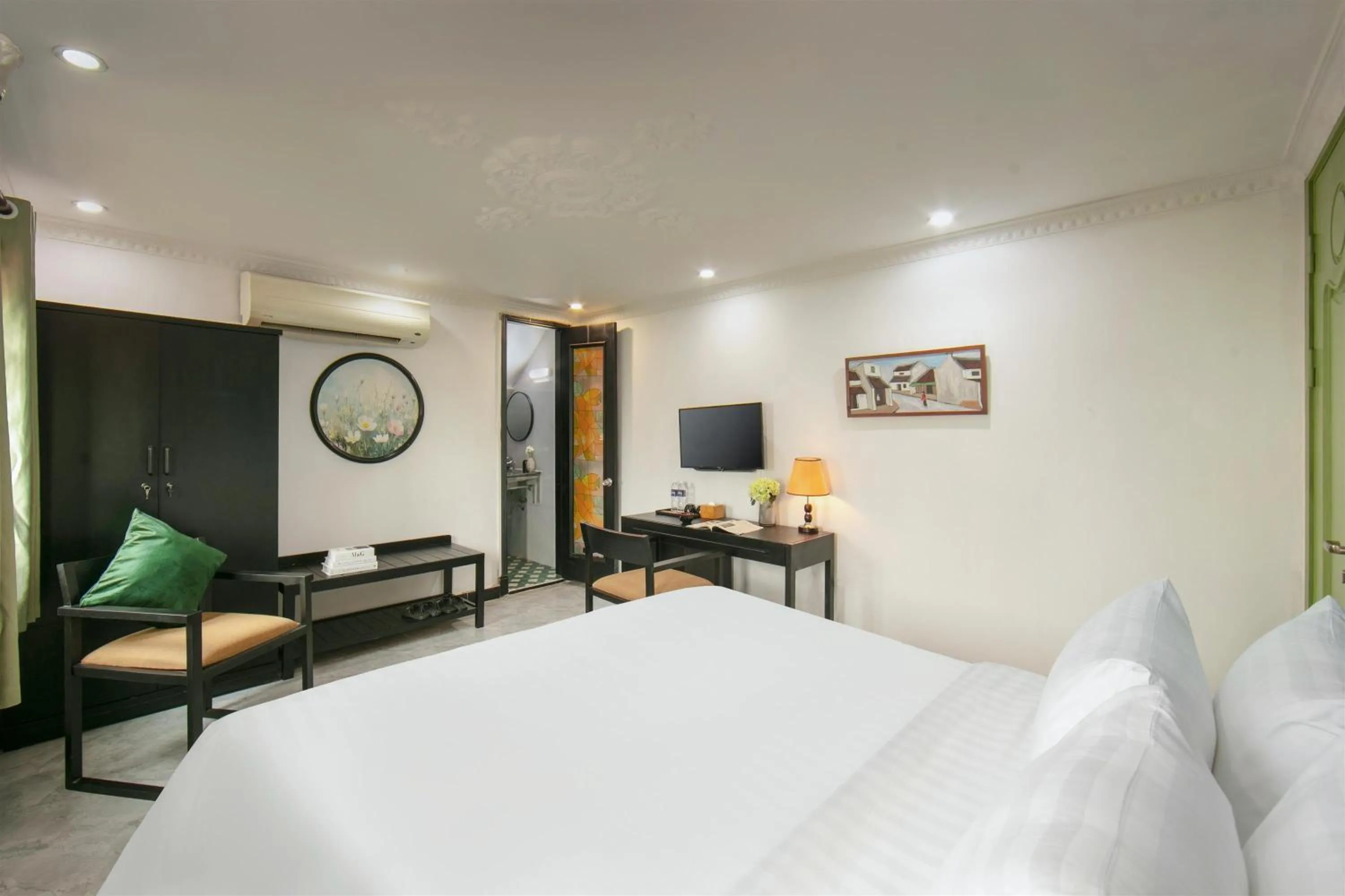 Bedroom, Bed in Old Quarter Charm Hotel