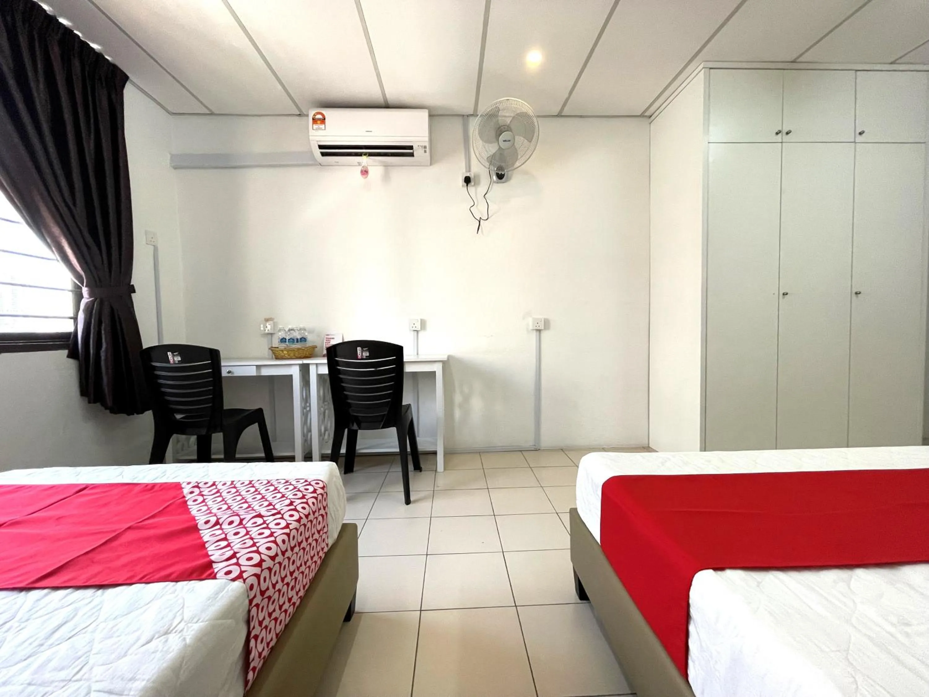 Bedroom, Bed in Hotel O Wg Guest House