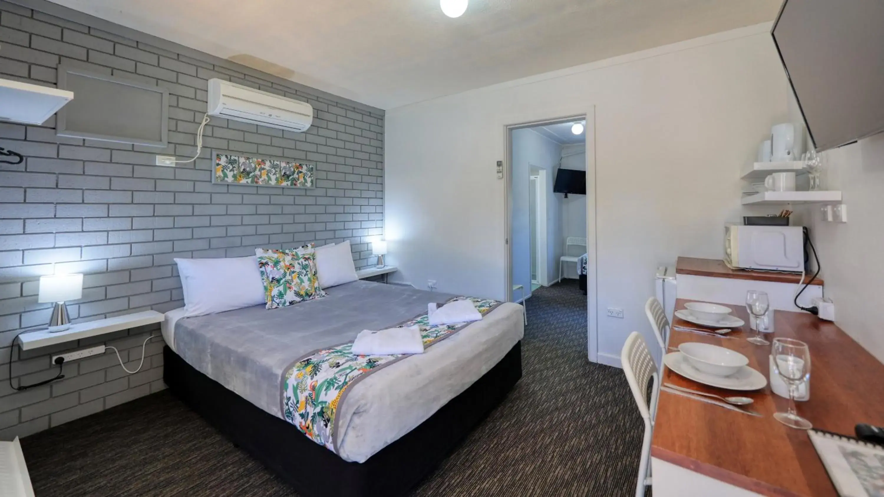 Family Room in Oasis Motel Family Room in Oasis Motel