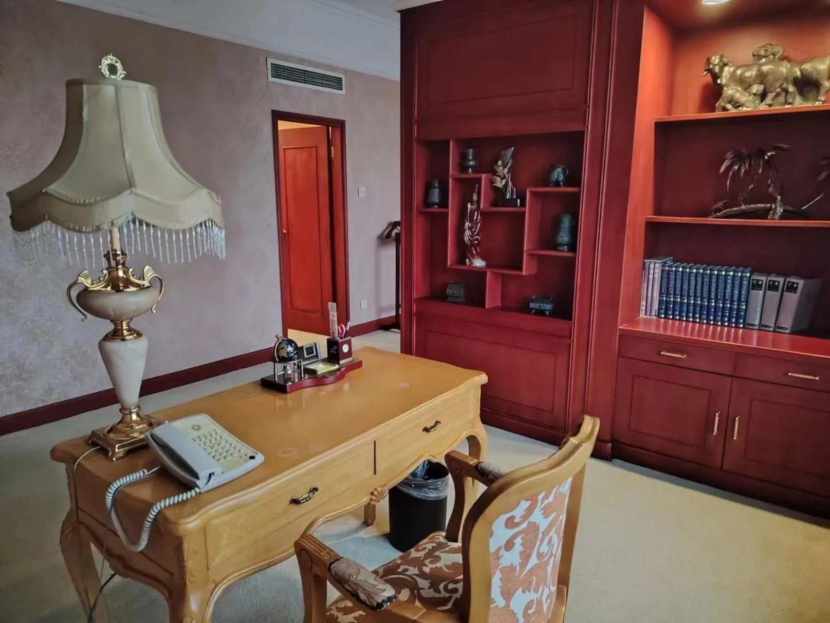 Qingdao Oceanwide Elite Hotel