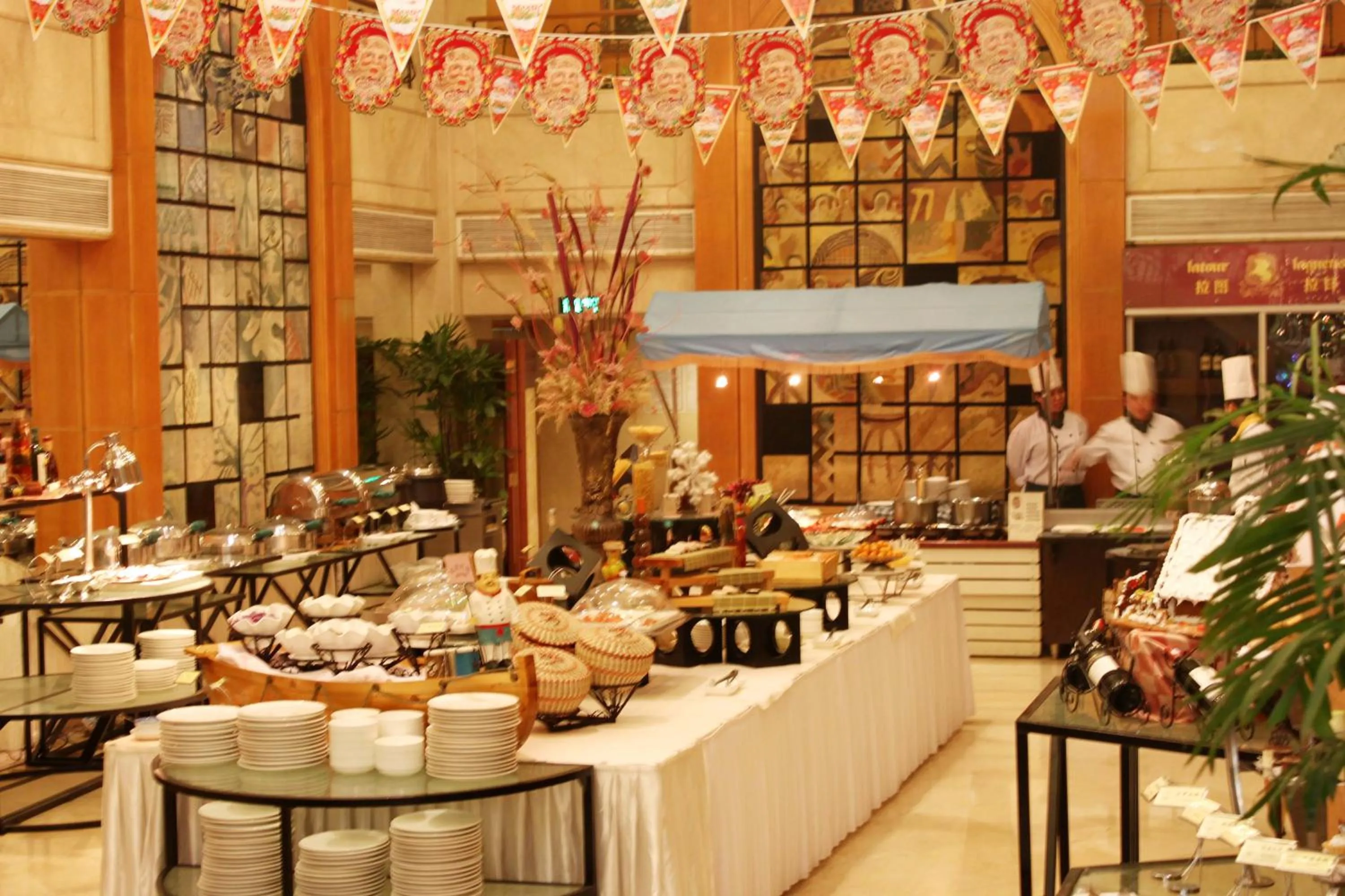 Restaurant/places to eat in Qingdao Oceanwide Elite Hotel