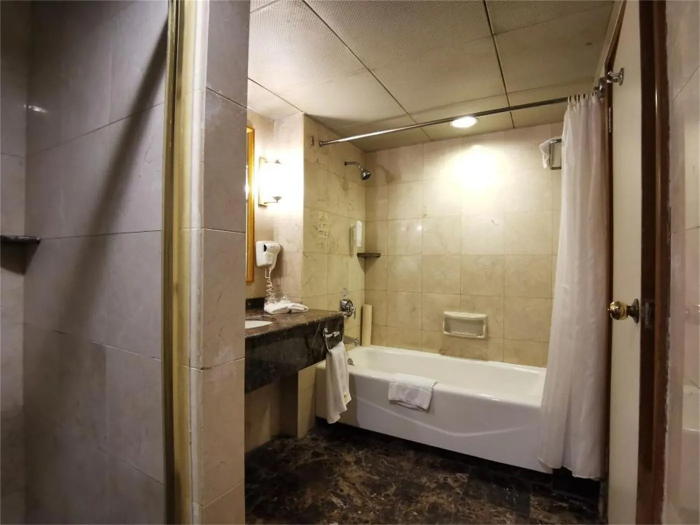 Qingdao Oceanwide Elite Hotel