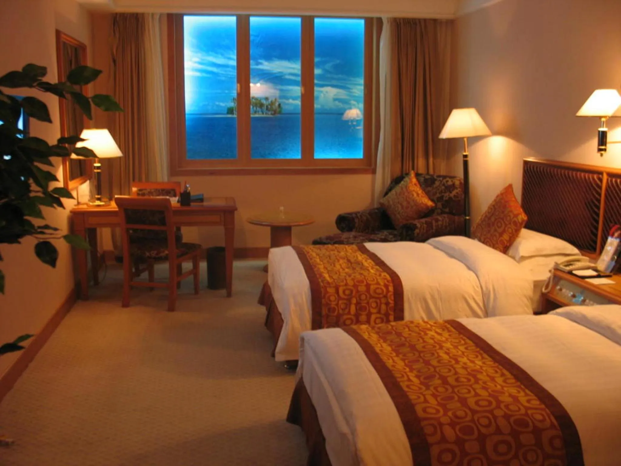 Bedroom, Bed in Qingdao Oceanwide Elite Hotel