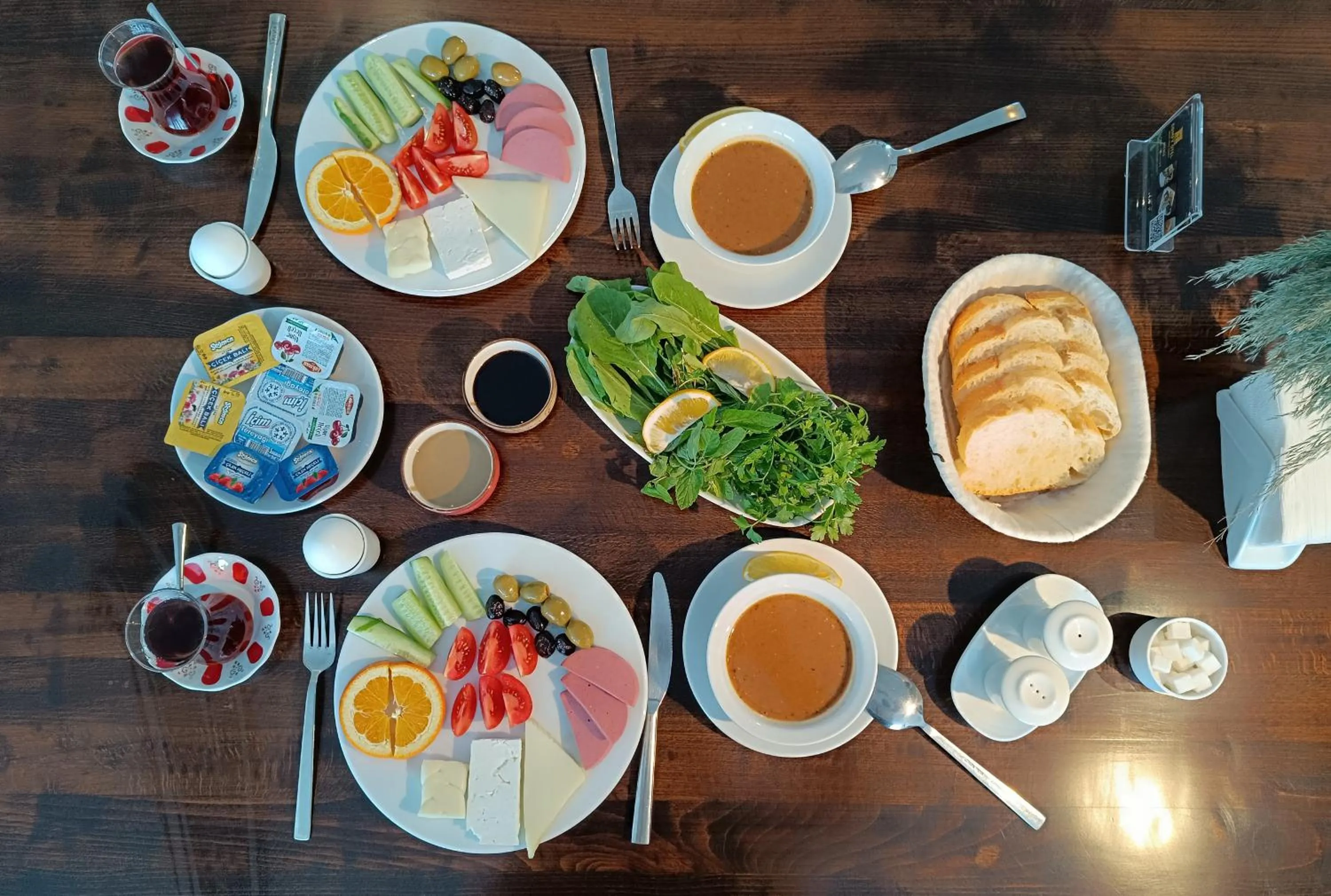 Food in Fora Inn Lara